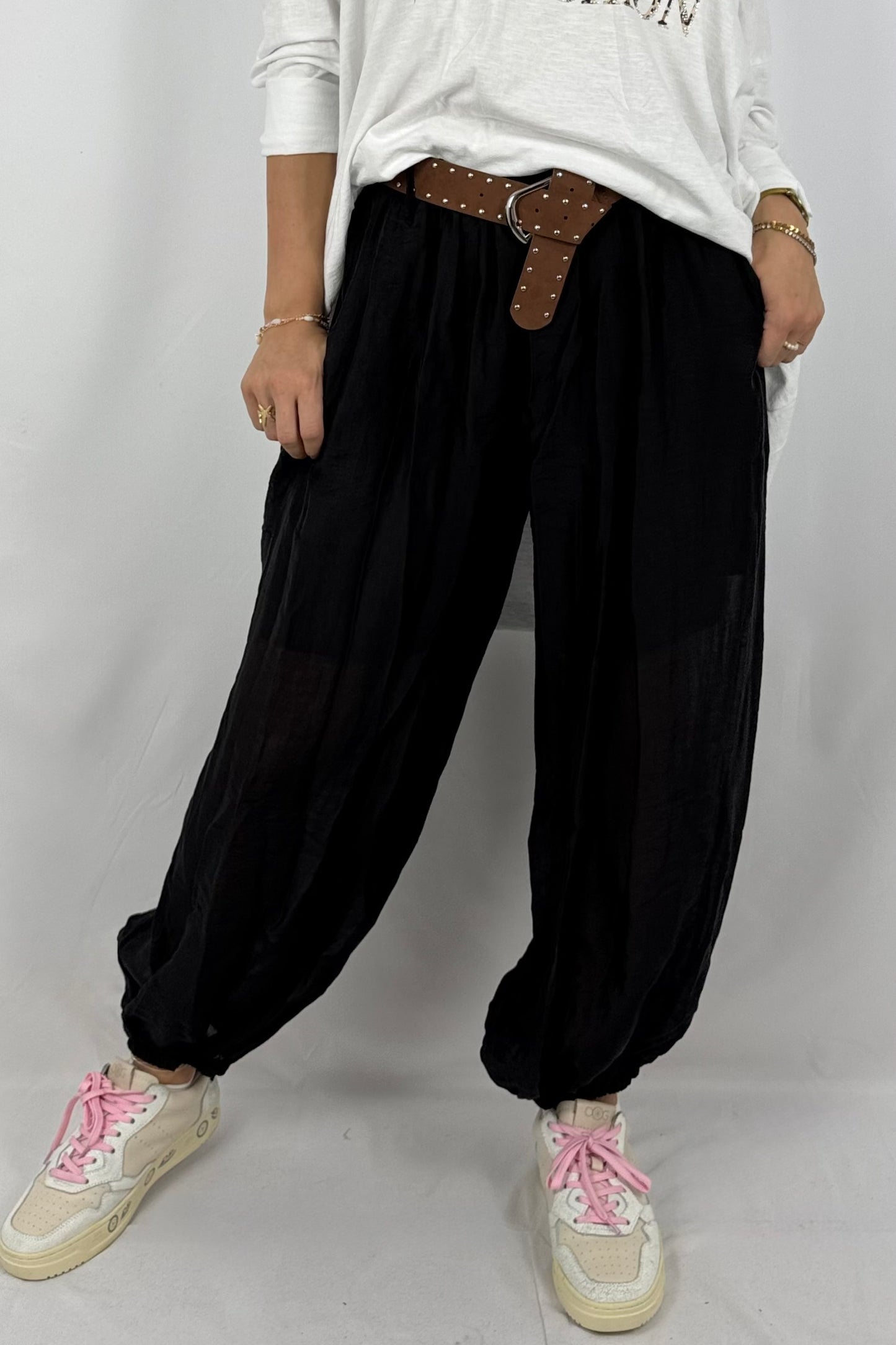 Lässige Ballonhose mit Nietengürtel-Schwarz