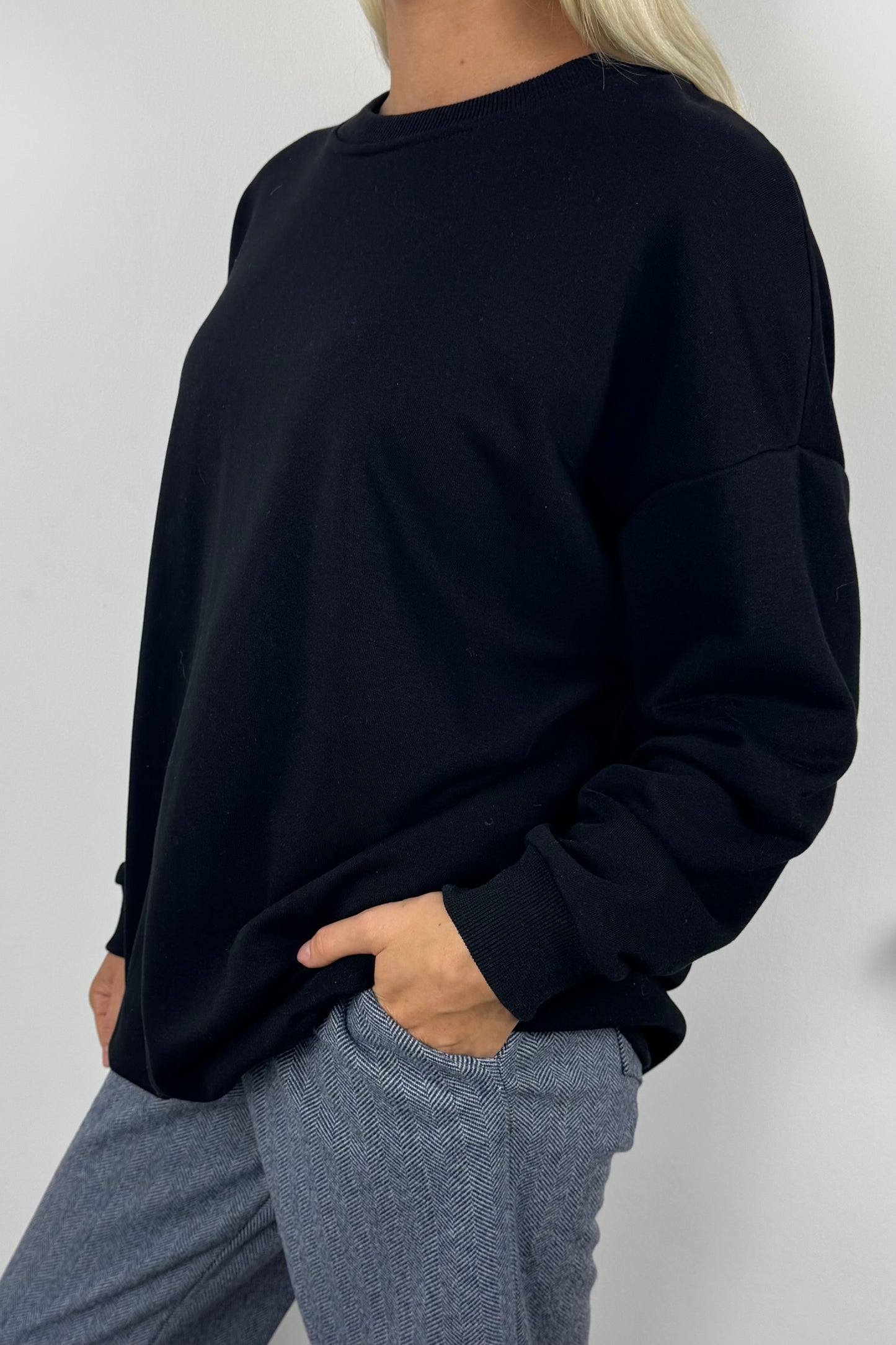 Oversized Sweatshirt mit Statement-Stickerei-Schwarz
