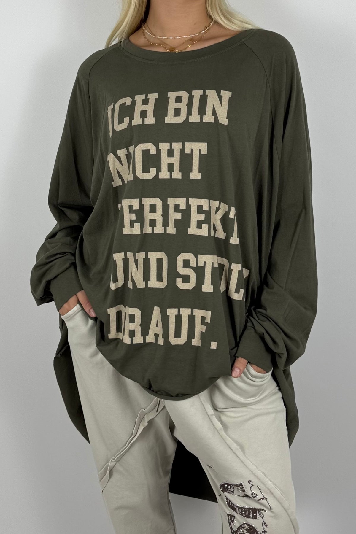 Oversize Longshirt mit Statement-Print - Khaki