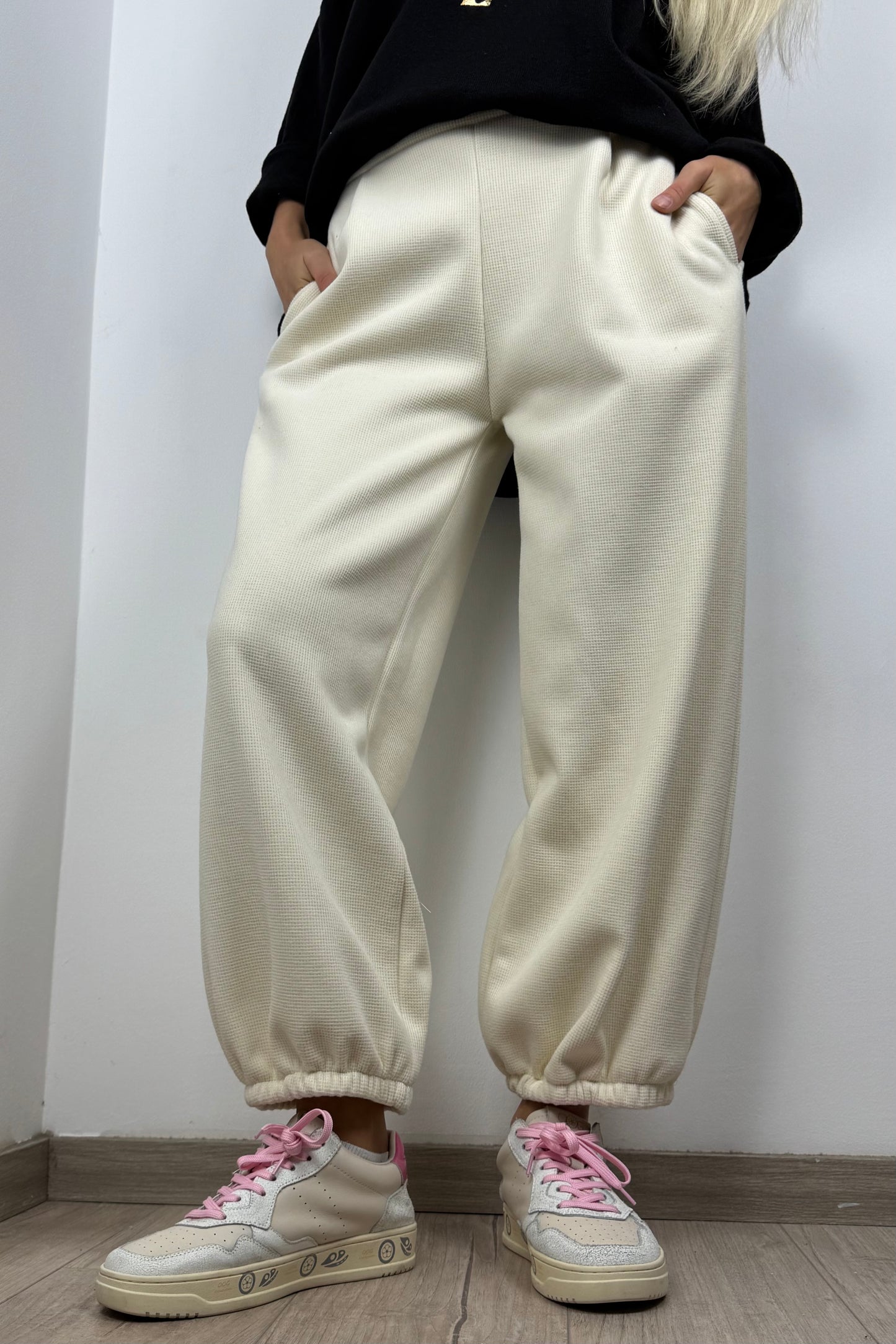 Damen Hose mit Gummibund und weitem Bein –Butter