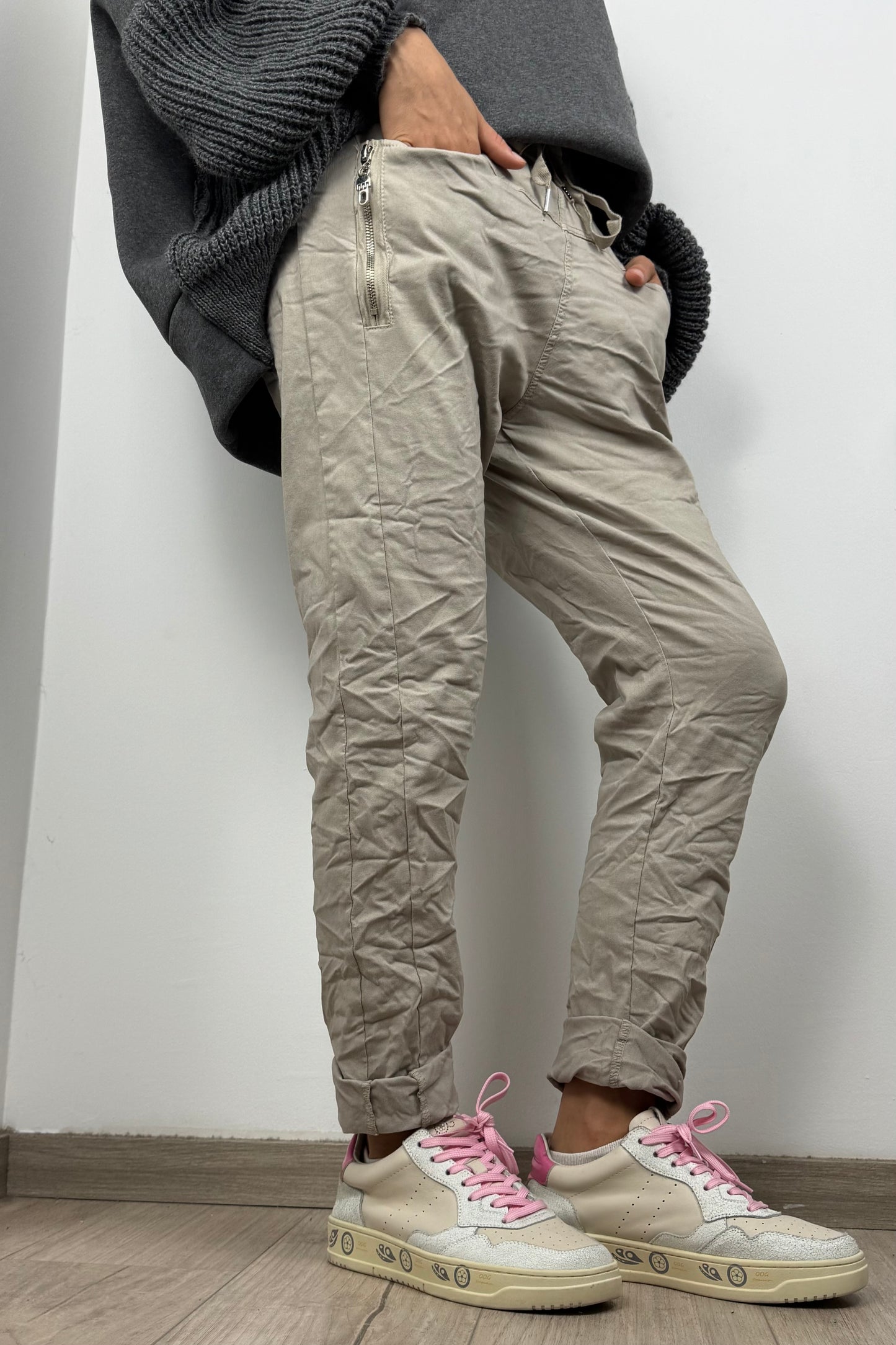 Stretchhose mit Reißverschluss-Detail –Beige