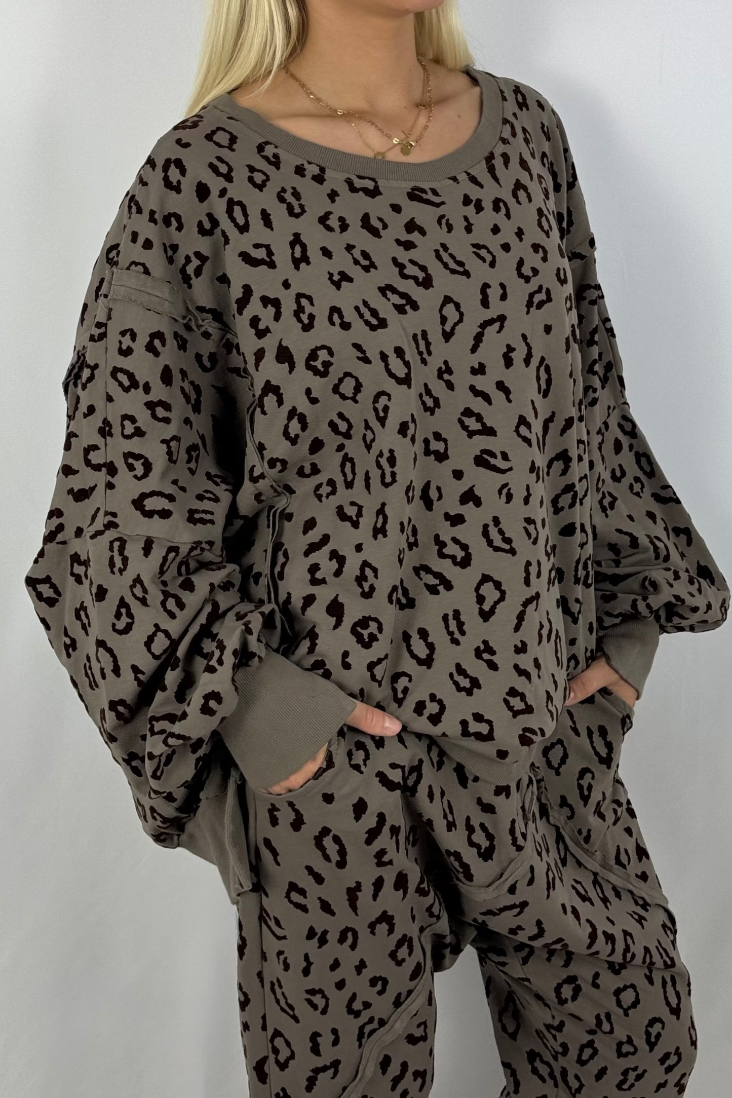 Damen Leo Sweatshirt – Oversize-Mud