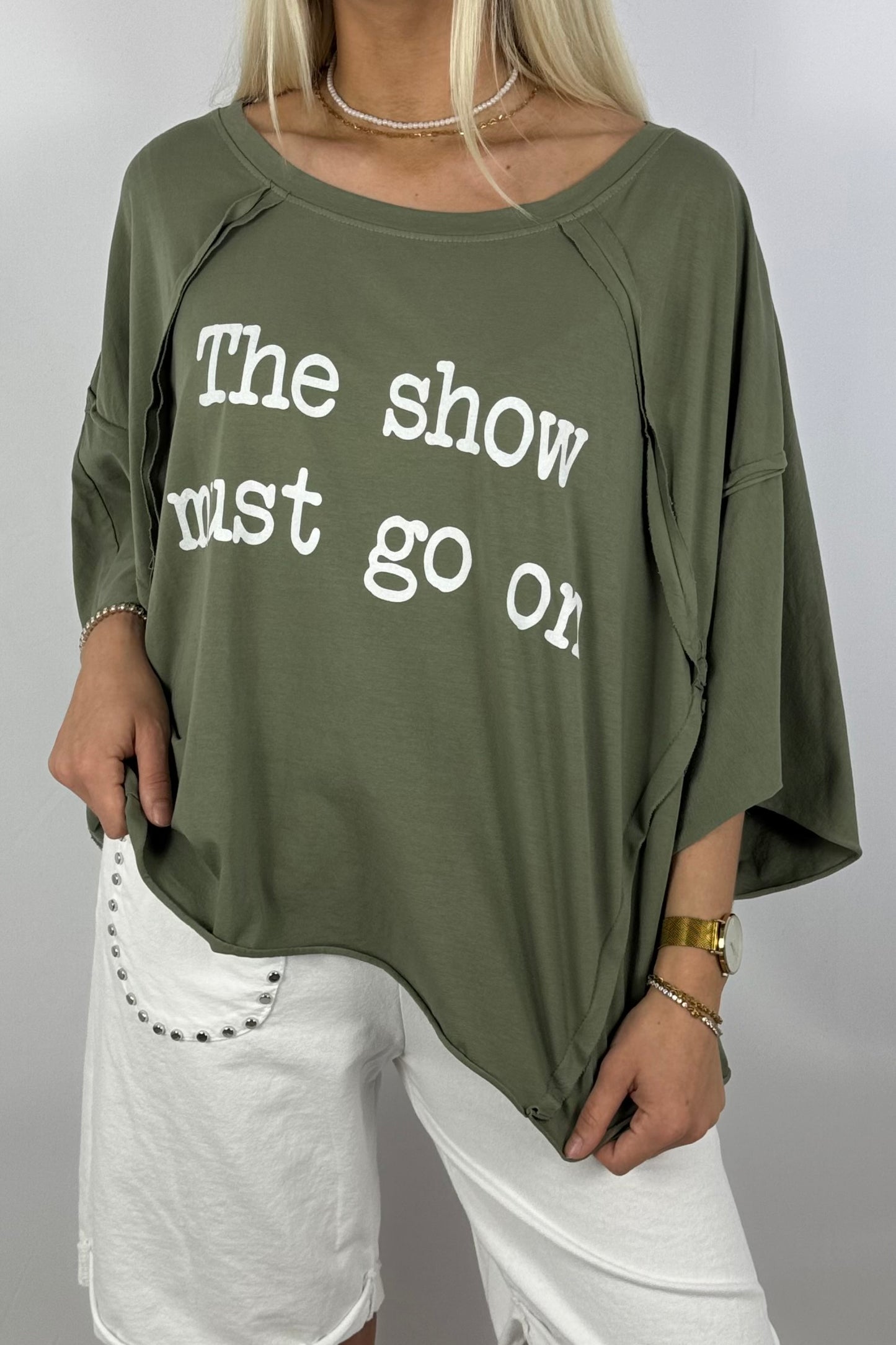 Oversize-Shirt „The show must go on“-Khaki