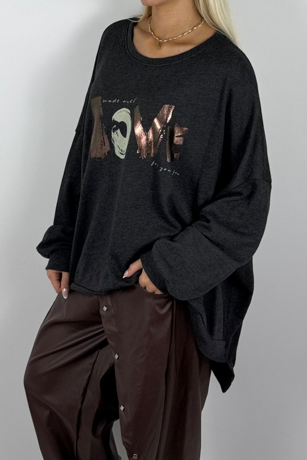 Damen Oversize Sweatshirt „LOVE“ – Schwarz