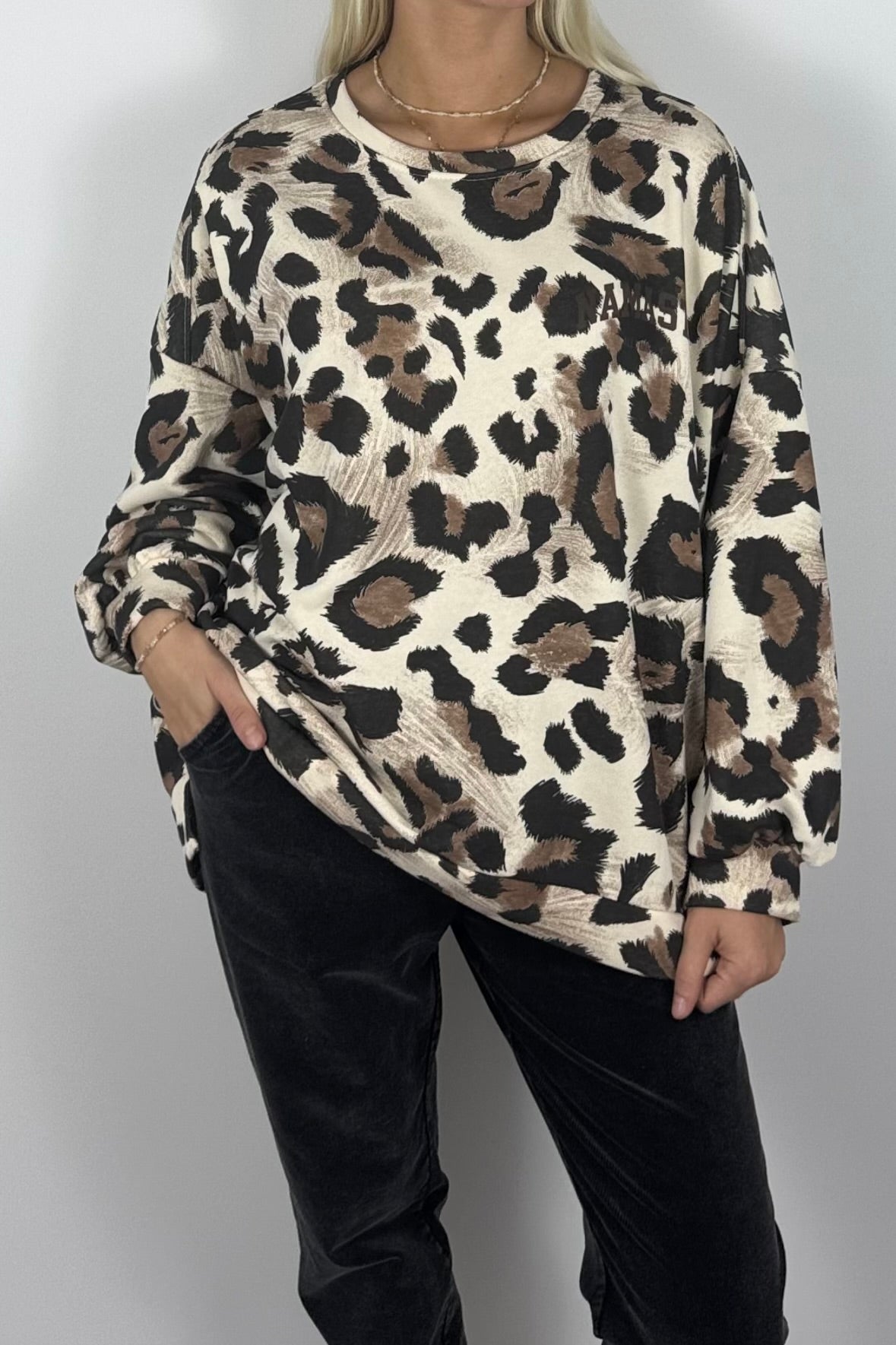 Leo Oversize Sweatshirt „Namaste“-Beige