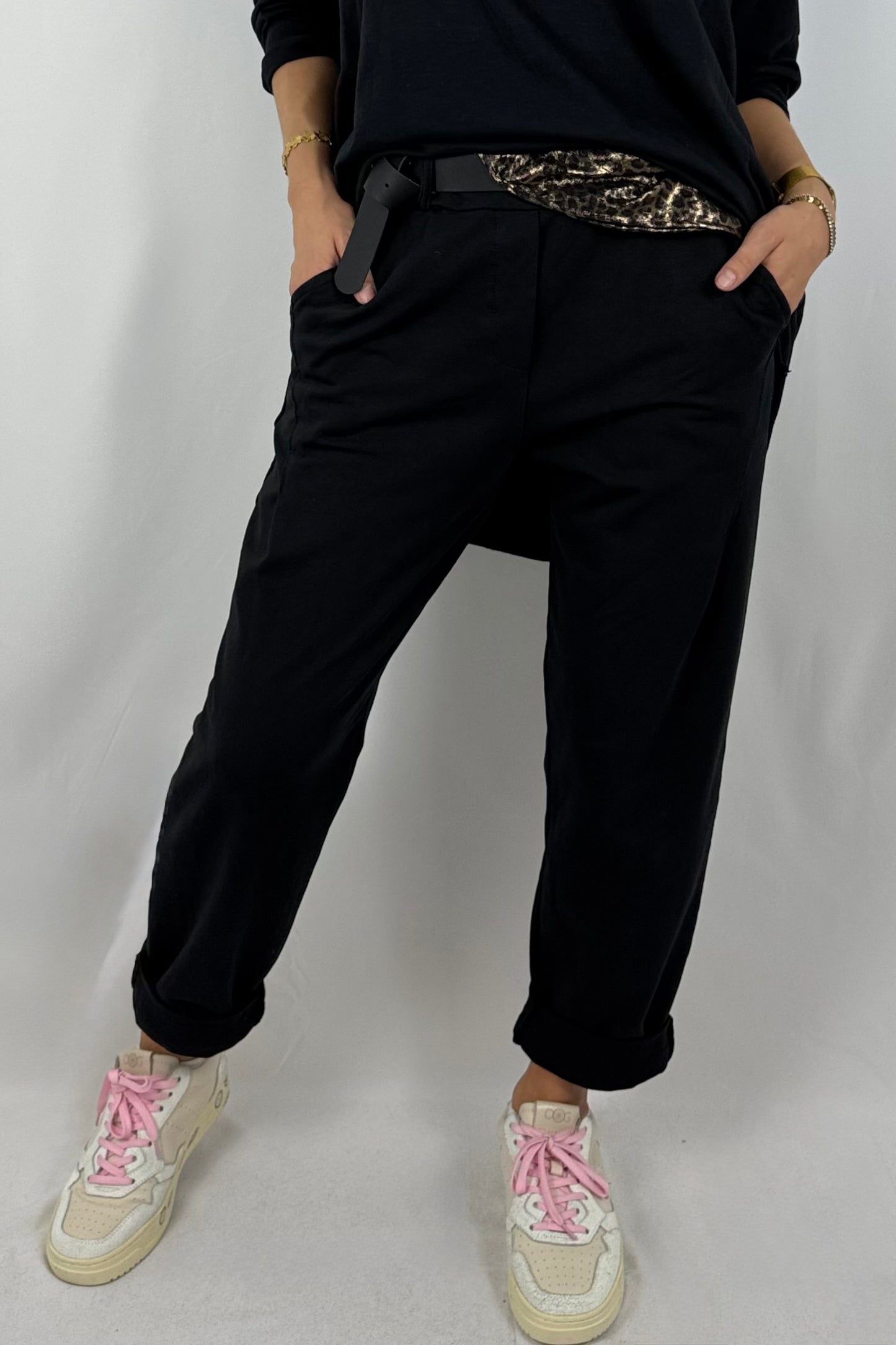 Damen Jogpants mit Leo-Tuch – Oversize-Schwarz