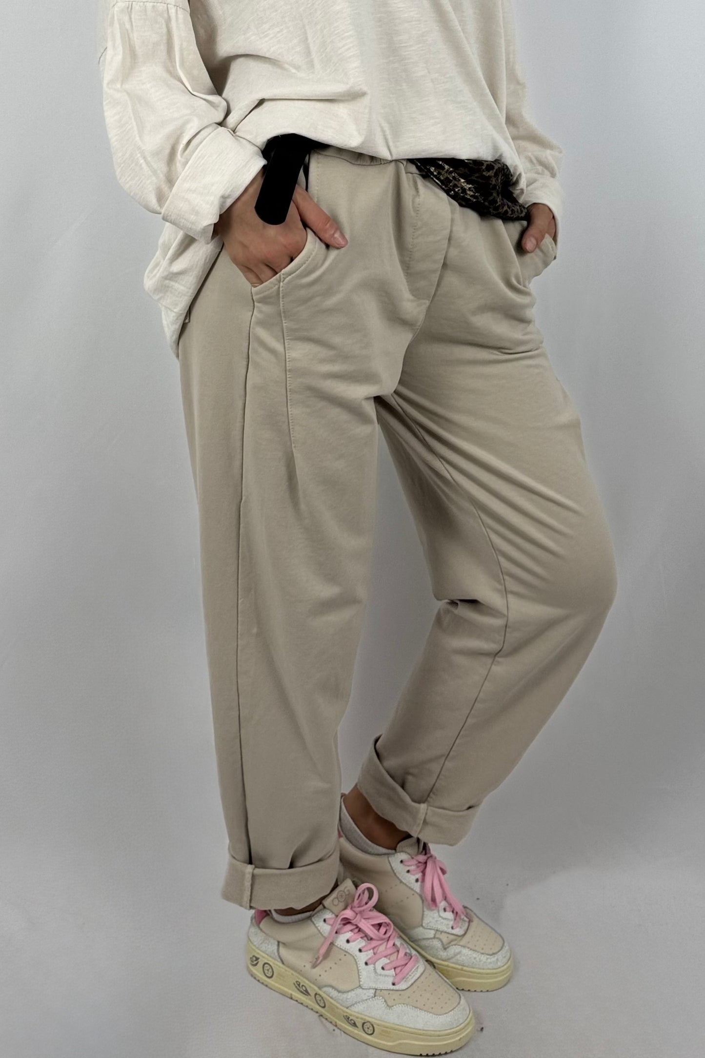 Damen Jogpants mit Leo-Tuch – Oversize-Beige