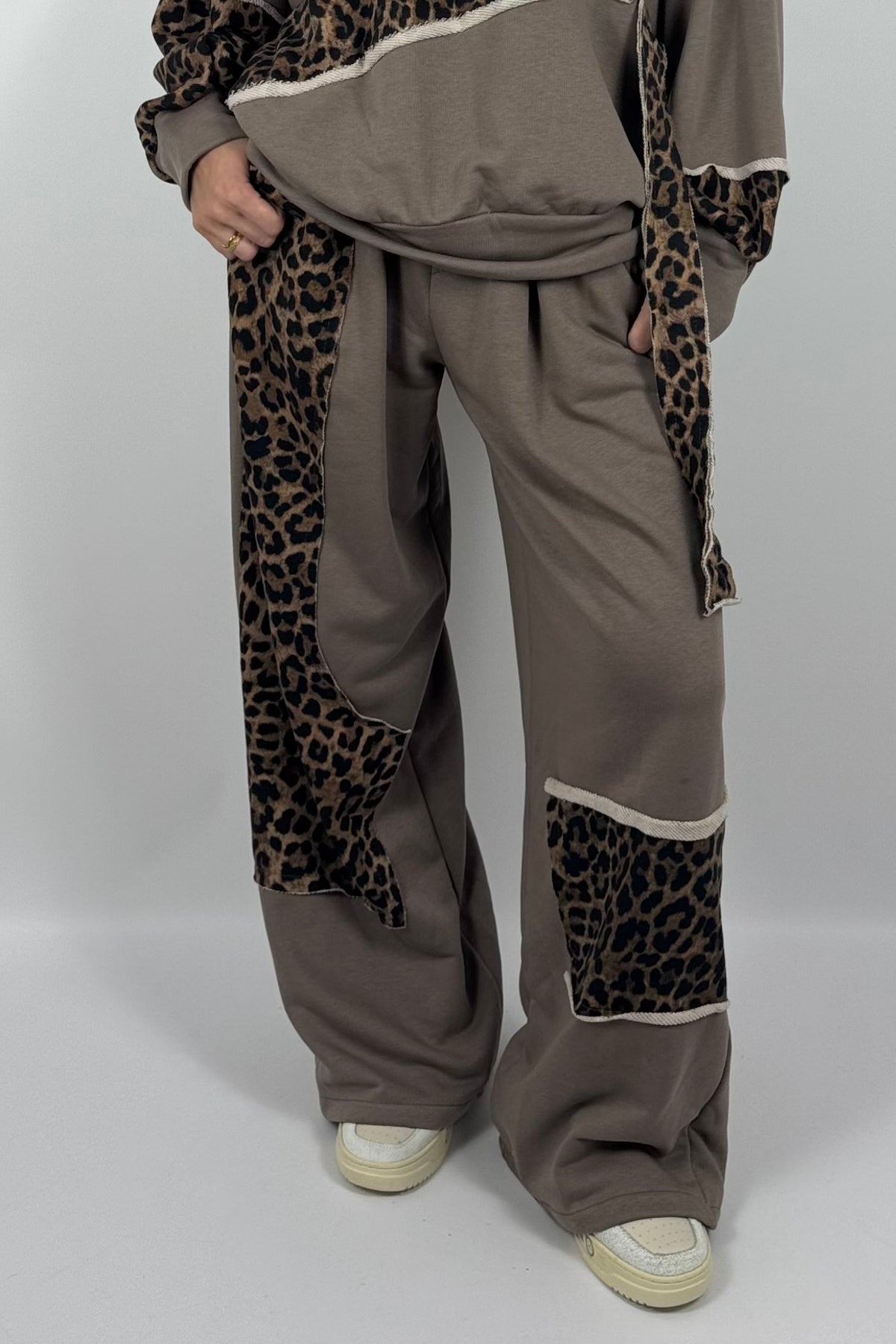 Damen Wide-Leg Hose mit Leo-Muster & Patchwork-Design – Mud