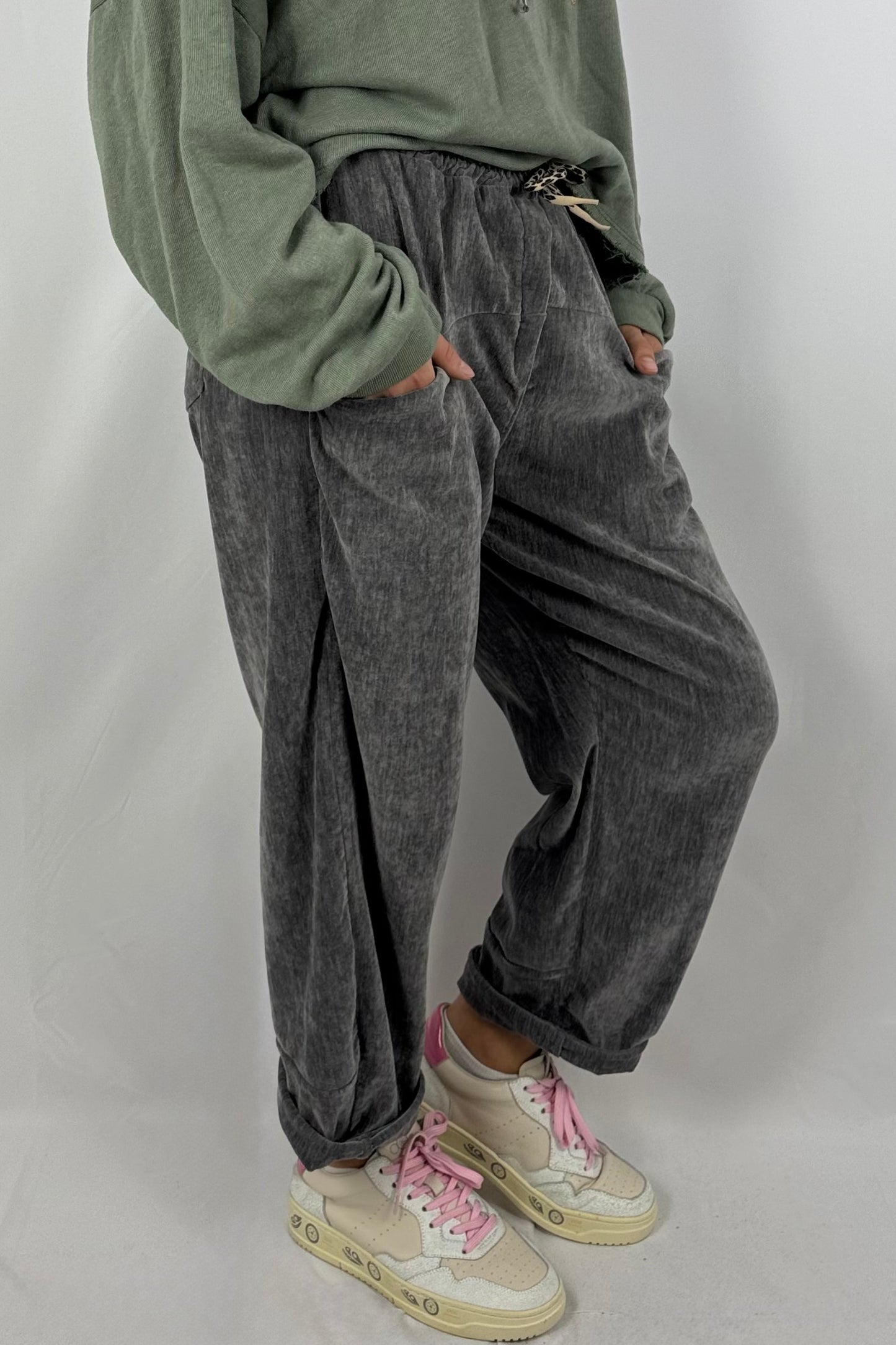 Damen Hose – Samtoptik mit Leo-Kordel-Mud