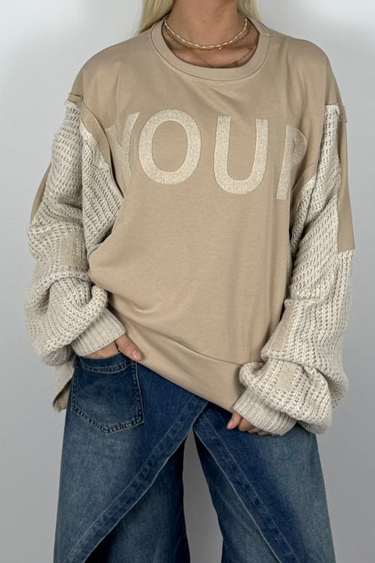 Damen Oversize Sweatshirt mit Strickärmeln & Statement – Beige