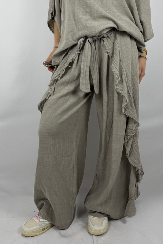 Baumwoll Hose mit Bindegürtel & Volants – Boho Style-Mud