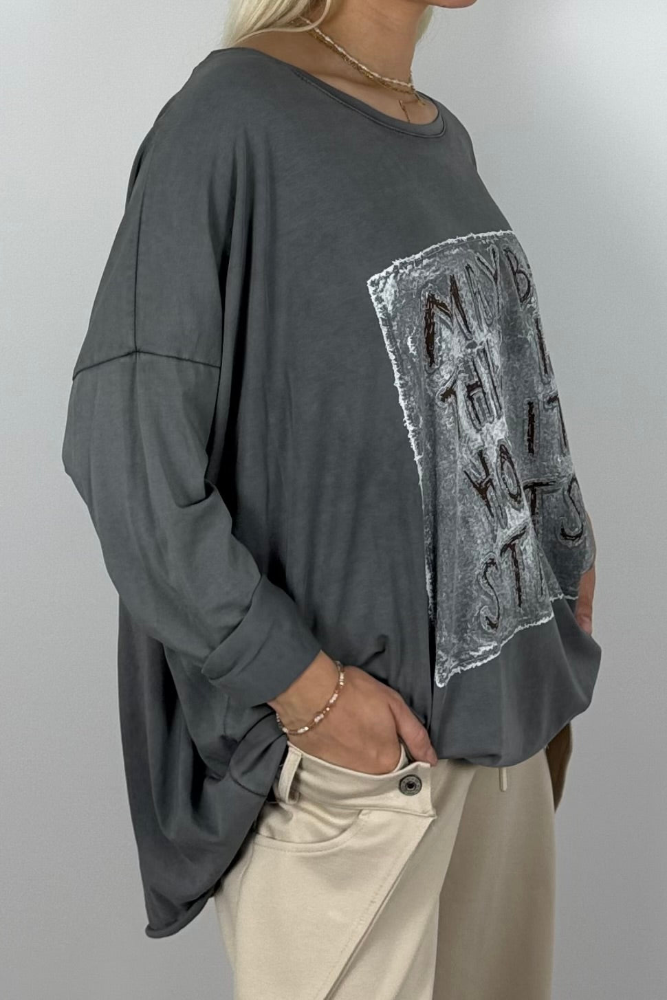 Damen Oversize Shirt „Maybe This Is How It Starts“ – Grau