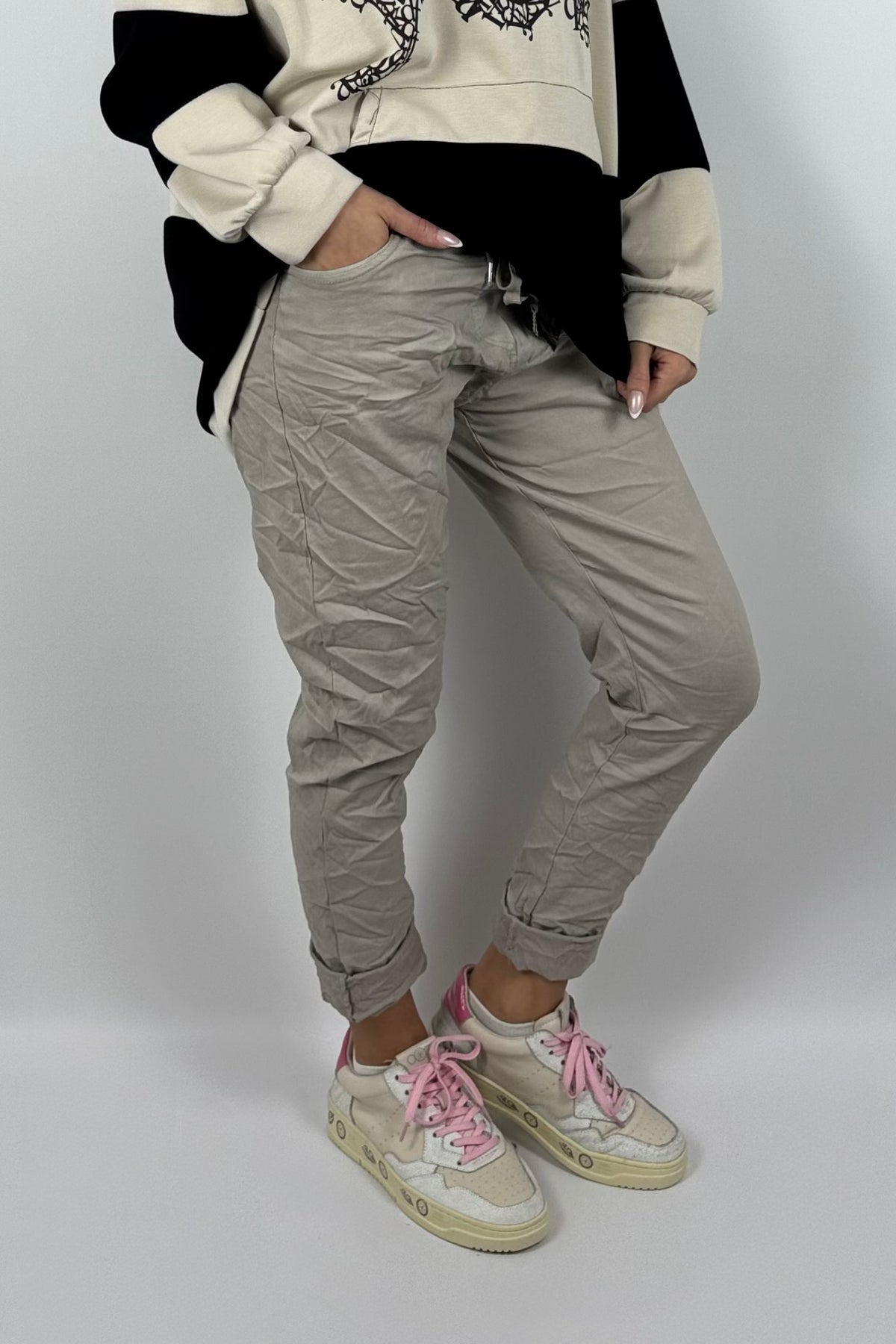 Damen Schlupfhose mit Leo-Kussmund-dunkel beige