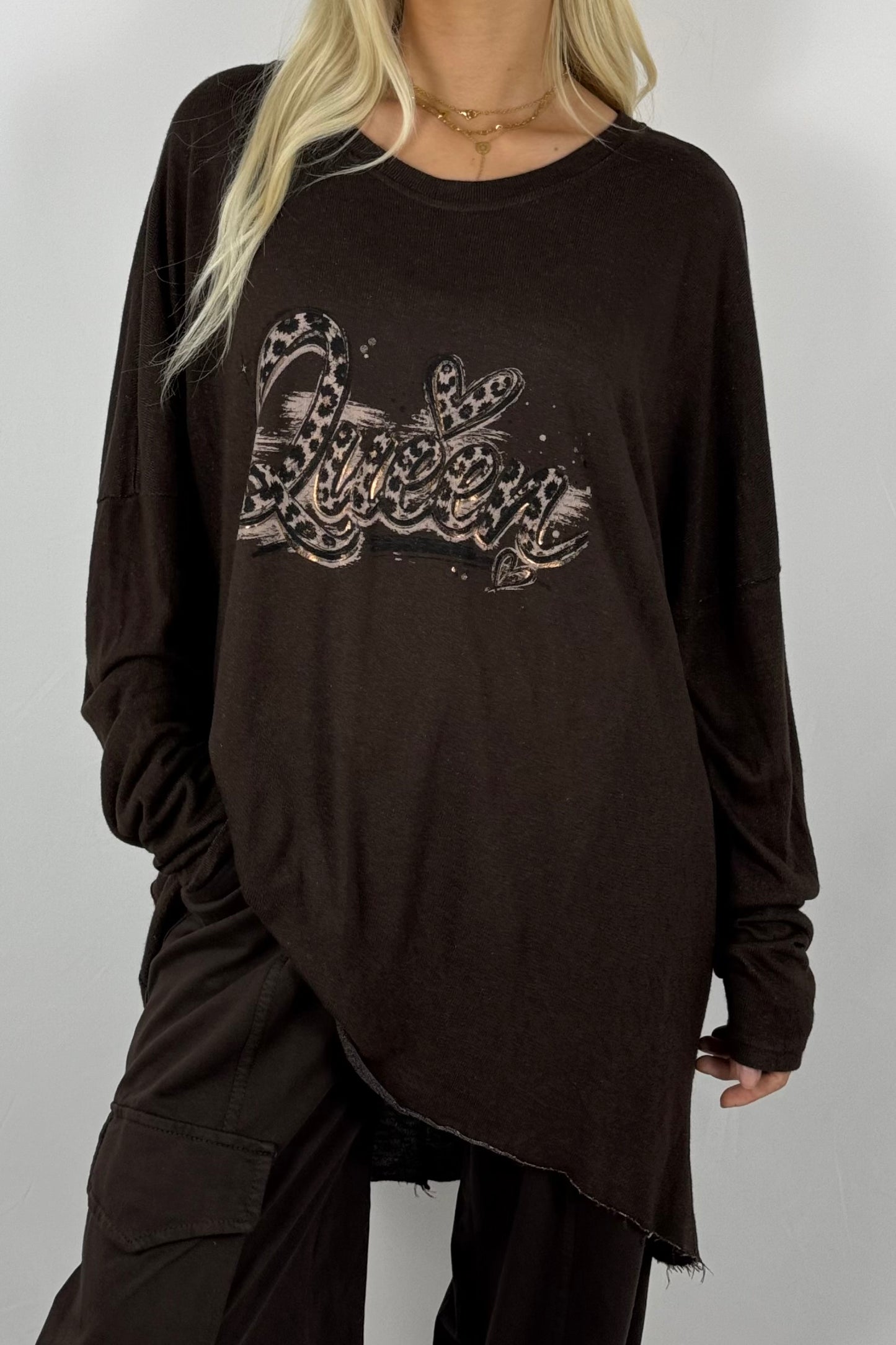 Damen Longshirt „Queen“ – Oversize mit Frontprint-Schoko