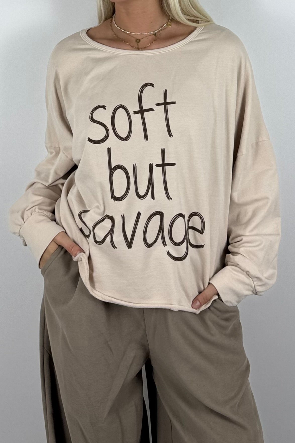 Oversize Shirt „Soft but Savage“ –Beige