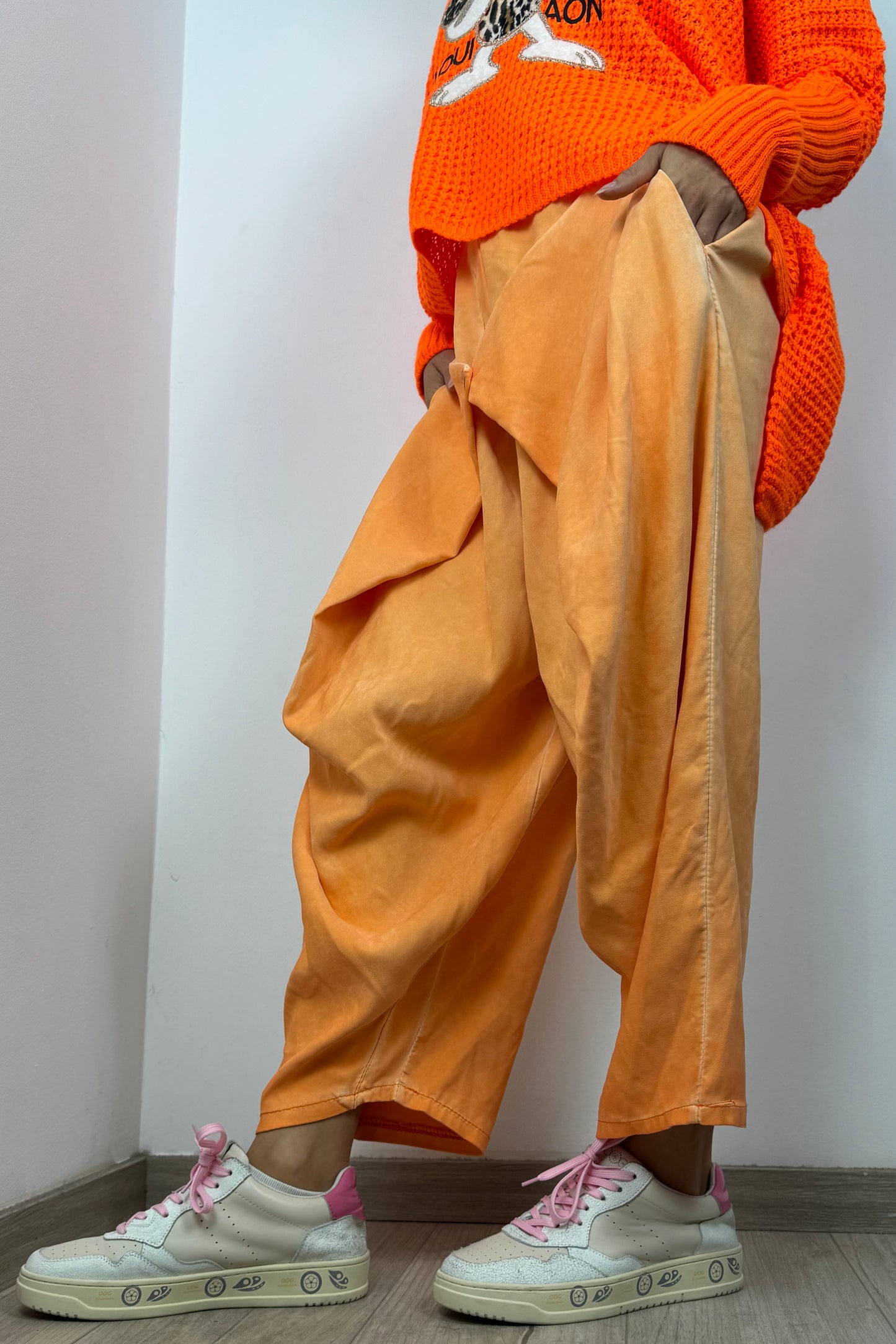 Asymmetrische Hose mit Wickeloptik - Orange