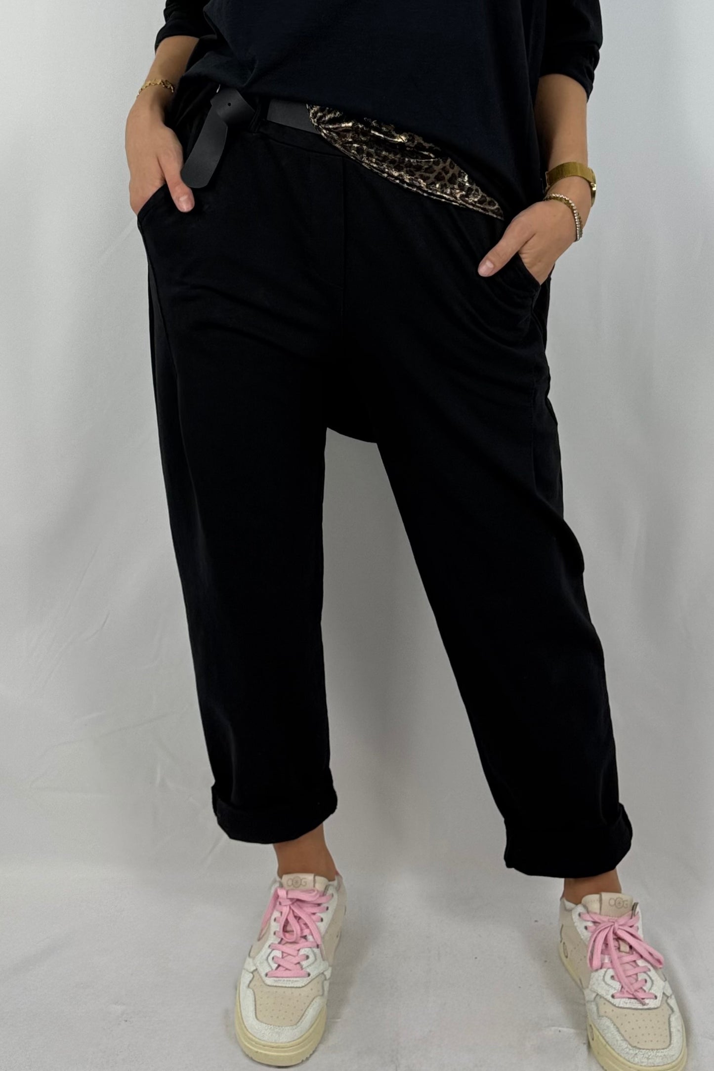 Damen Jogpants mit Leo-Tuch – Oversize-Schwarz