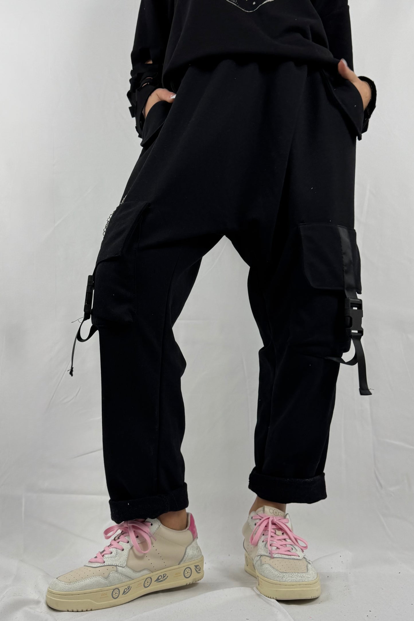 Cargo Jogpants mit Kette & Taschen –Schwarz