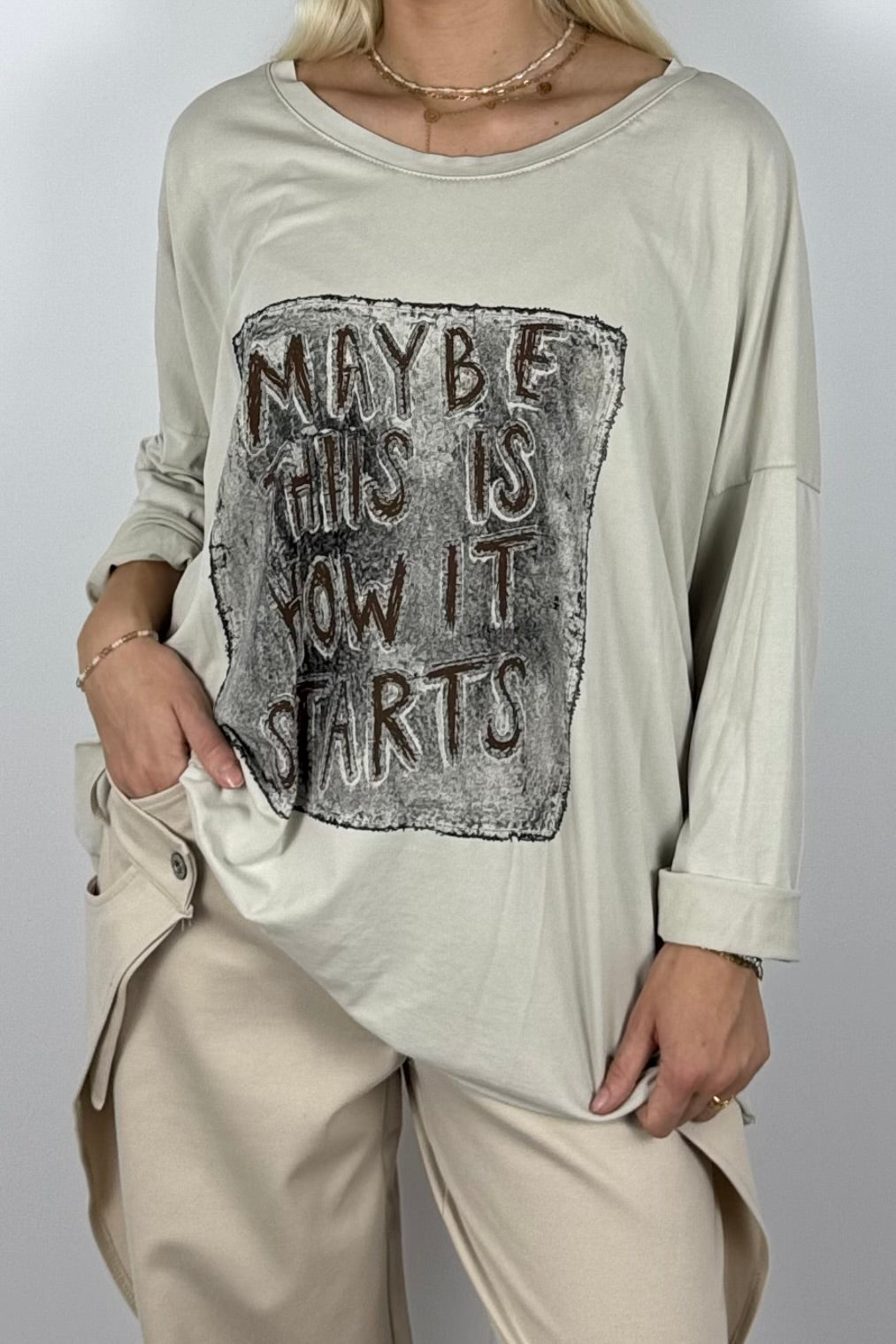 Damen Oversize Shirt „Maybe This Is How It Starts“ – Beige