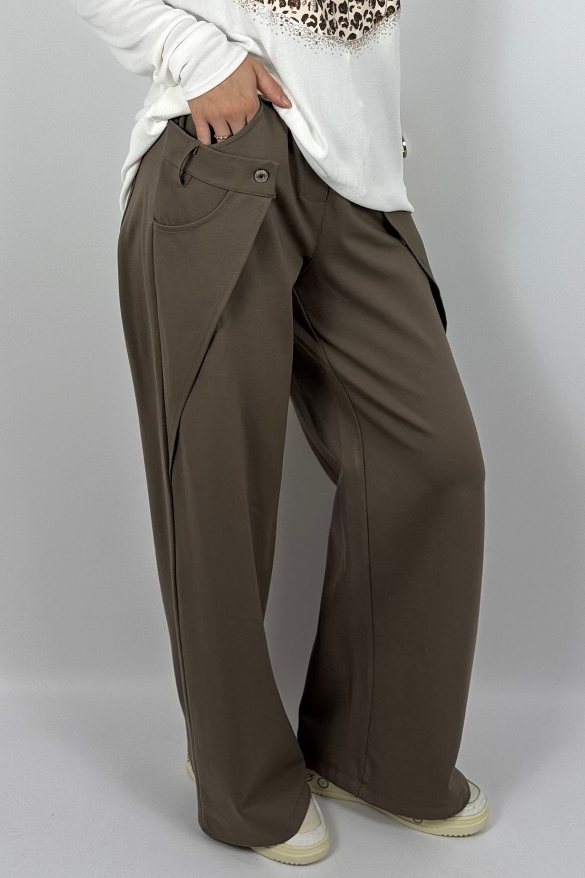 Damen Wide-Leg Hose mit Statement-Taschen – Mud