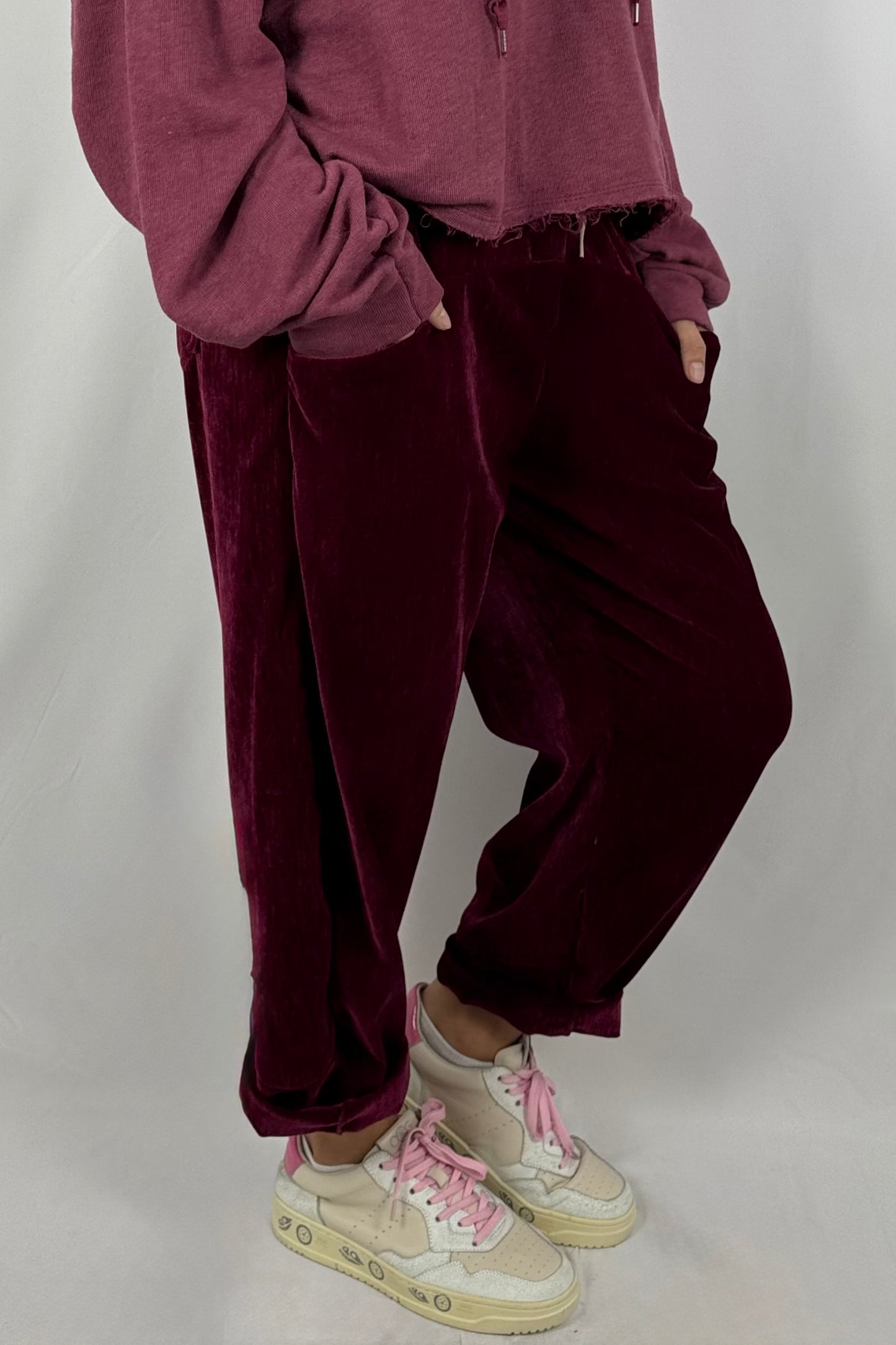 Damen Hose – Samtoptik mit Leo-Kordel-Bordeux
