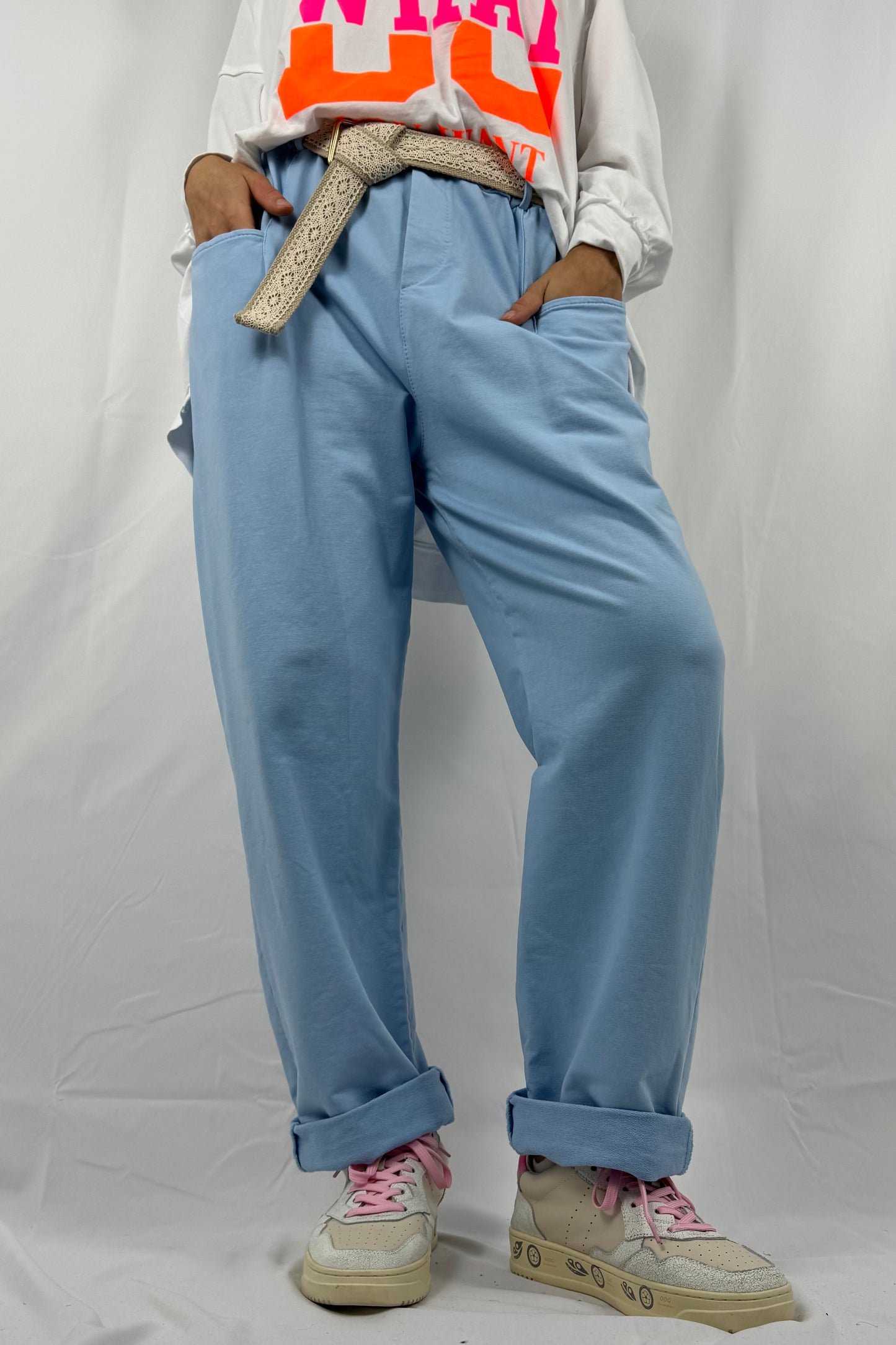 Hose mit Bindegürtel & lockerer Passform-Hell blau