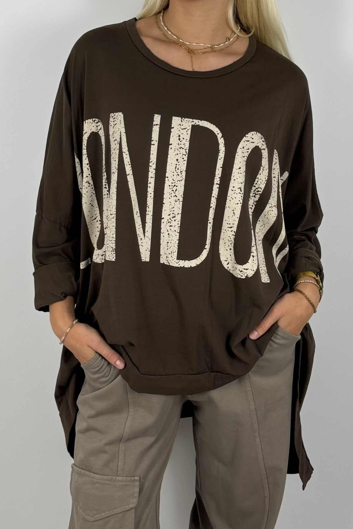Oversize Shirt mit „LONDON“-Print – Schoko