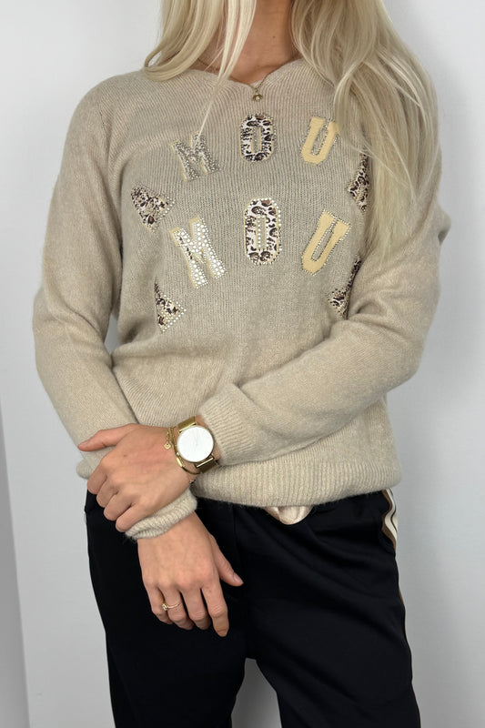 Pullover mit Strass-Schriftzug „AMOUR“ – Beige