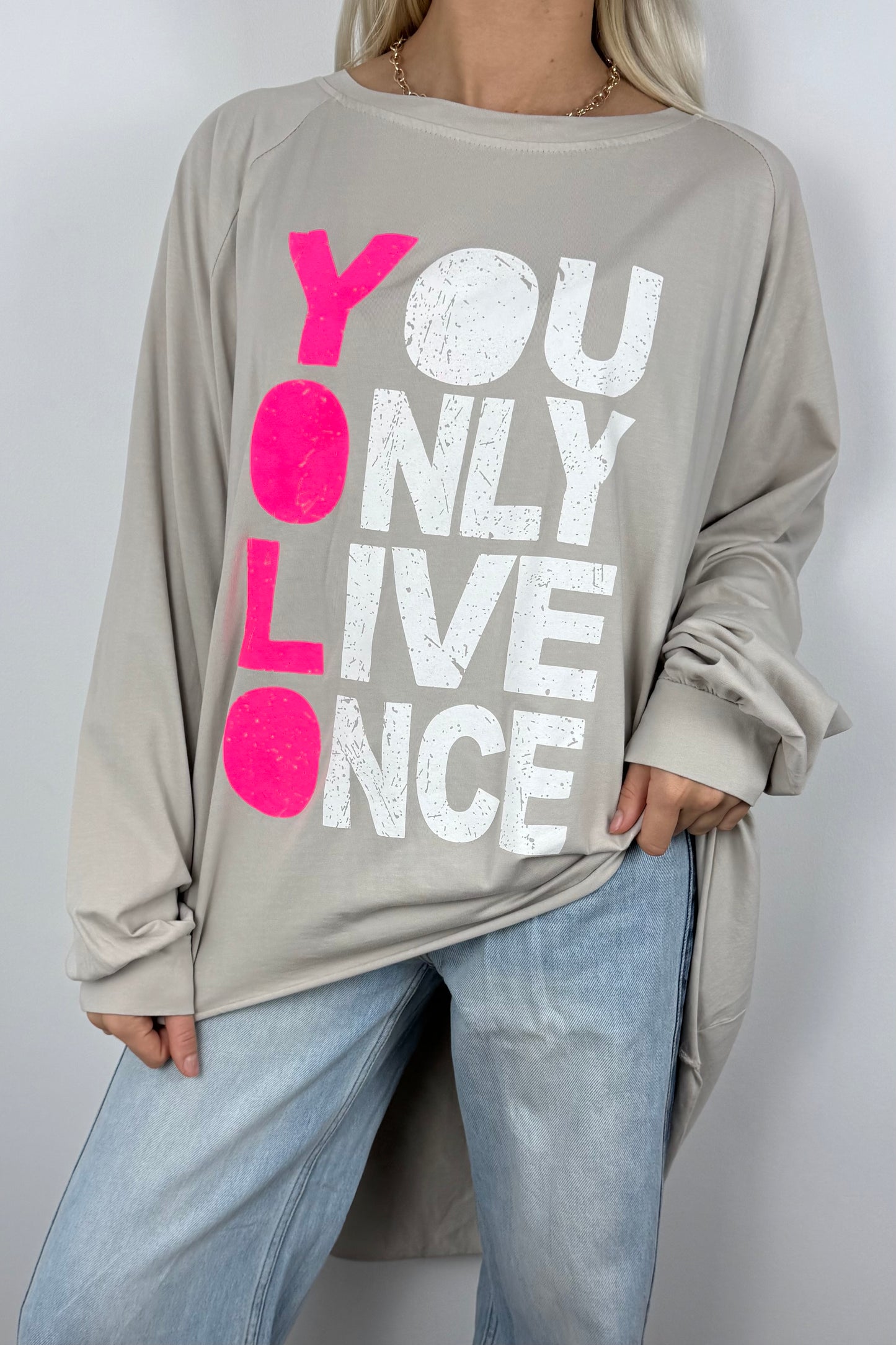 Oversize Shirt „YOLO“ –Beige