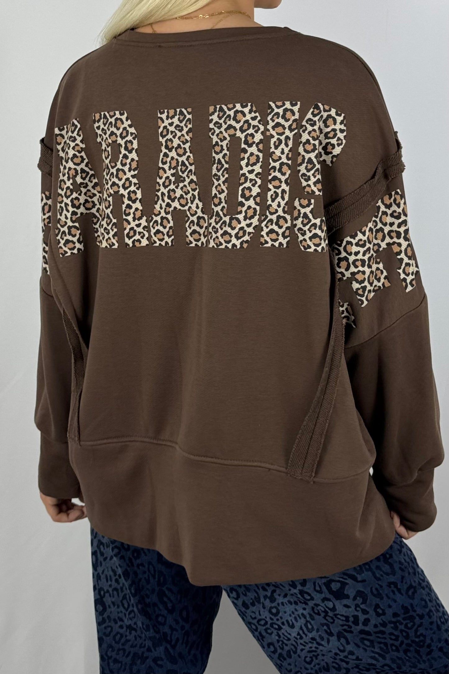 Damen Sweatshirt „PARADISE“ – Leo Print Oversize-Schoko