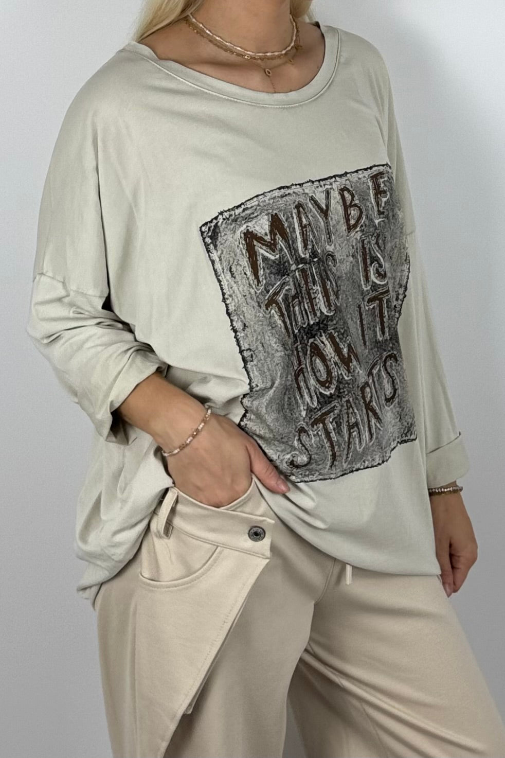 Damen Oversize Shirt „Maybe This Is How It Starts“ – Beige