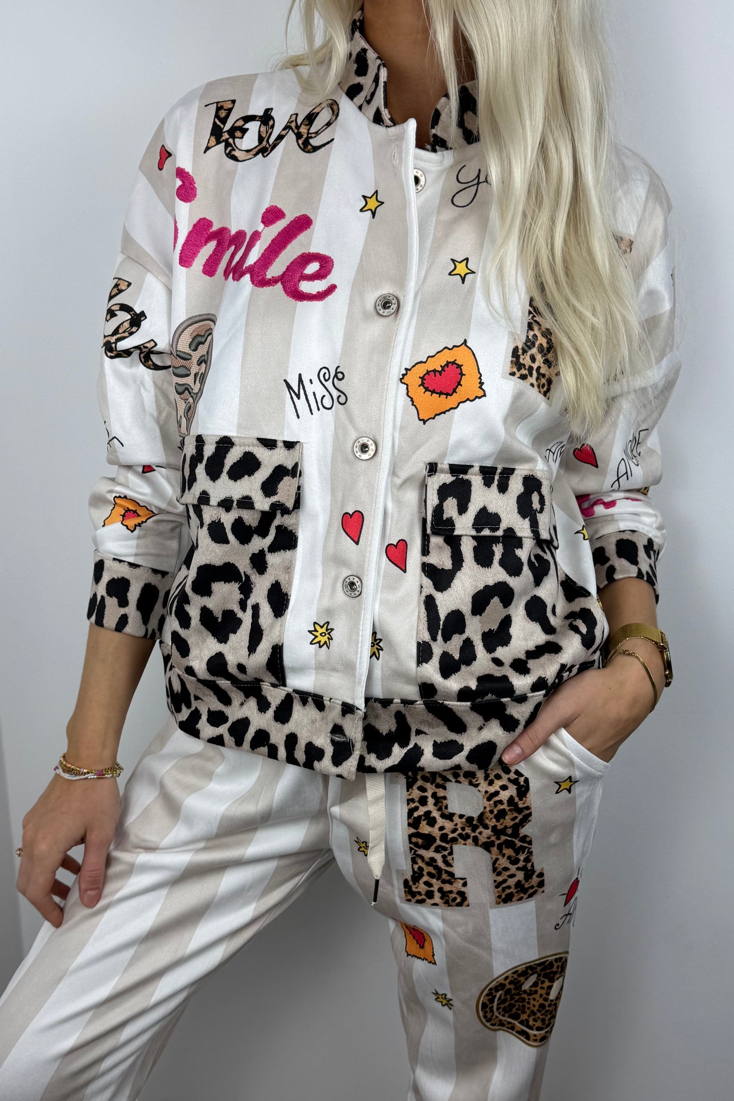 Trendige Statement-Jacke mit Muster und Prints