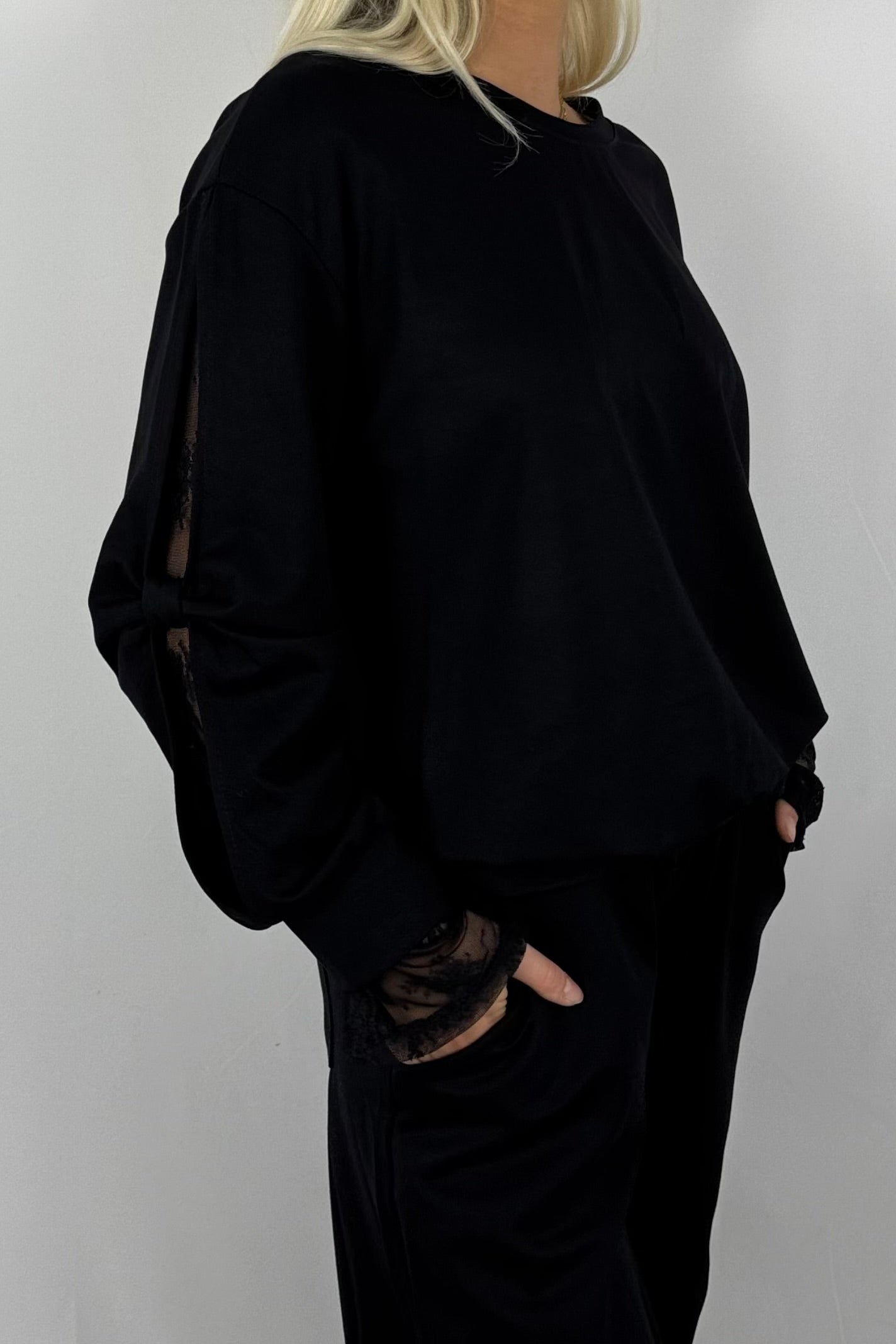 Damen Sweatshirt aus Viskose – Oversize mit Raffärmeln-Schwarz