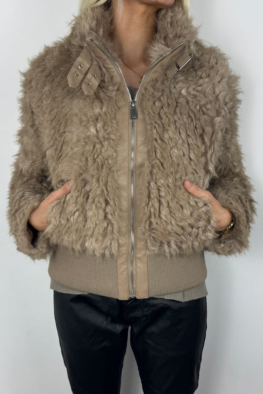 Stylische Felljacke mit Reißverschluss und Kragen-Beige