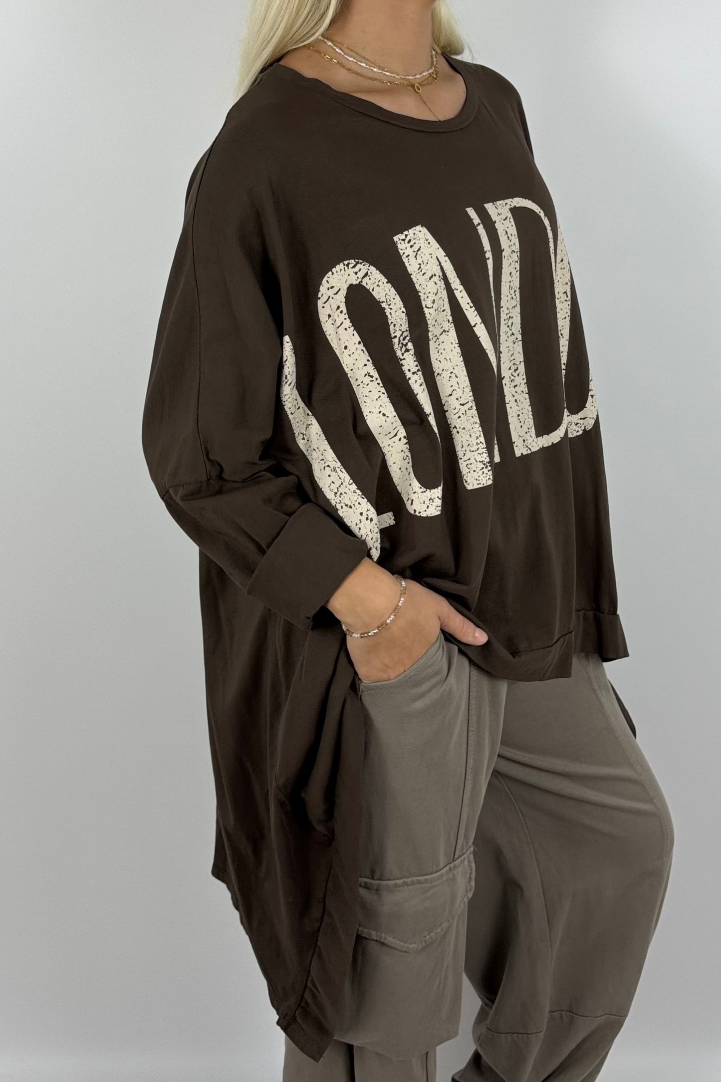 Oversize Shirt mit „LONDON“-Print – Schoko