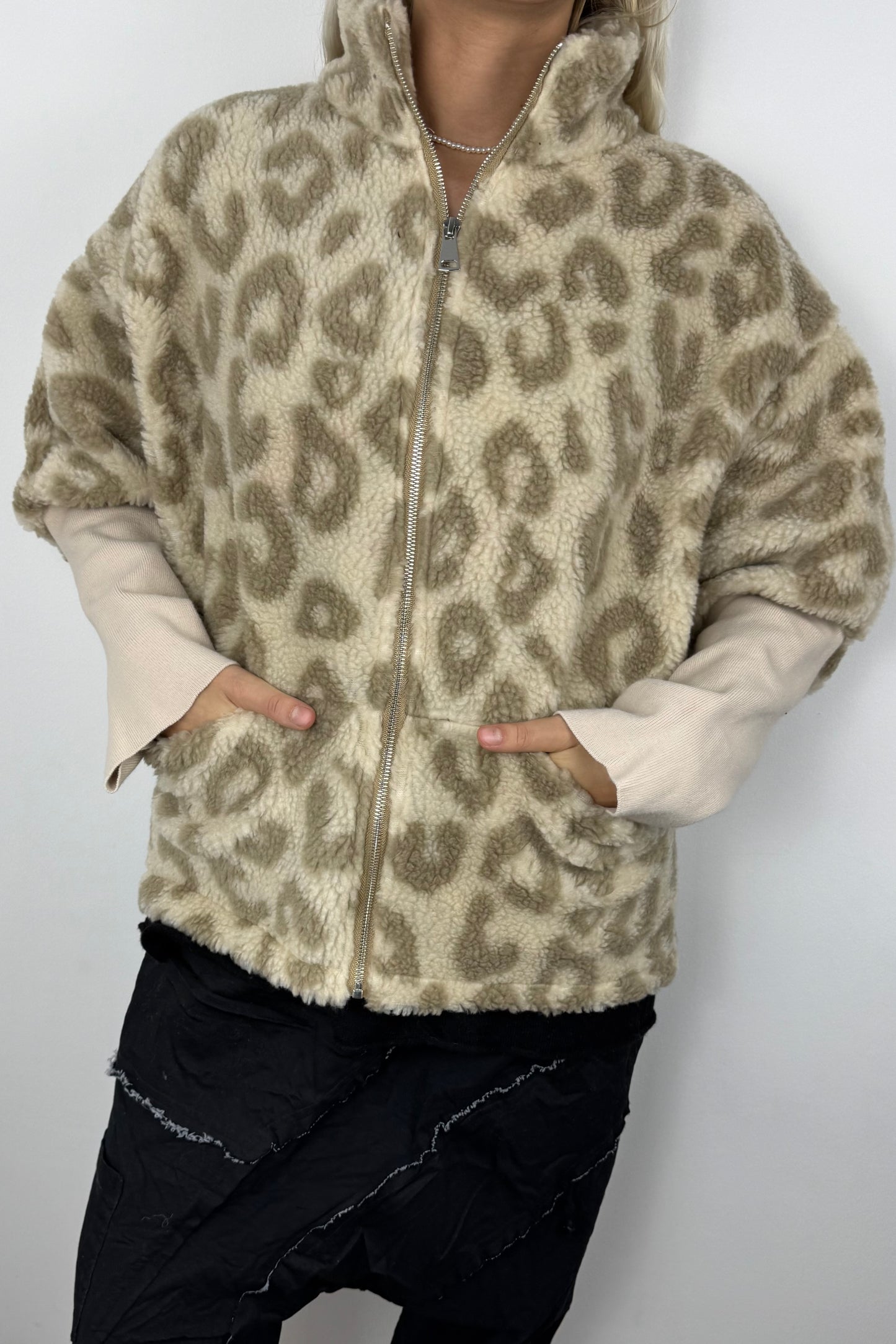 Oversize Teddy-Jacke mit Muster – Beige