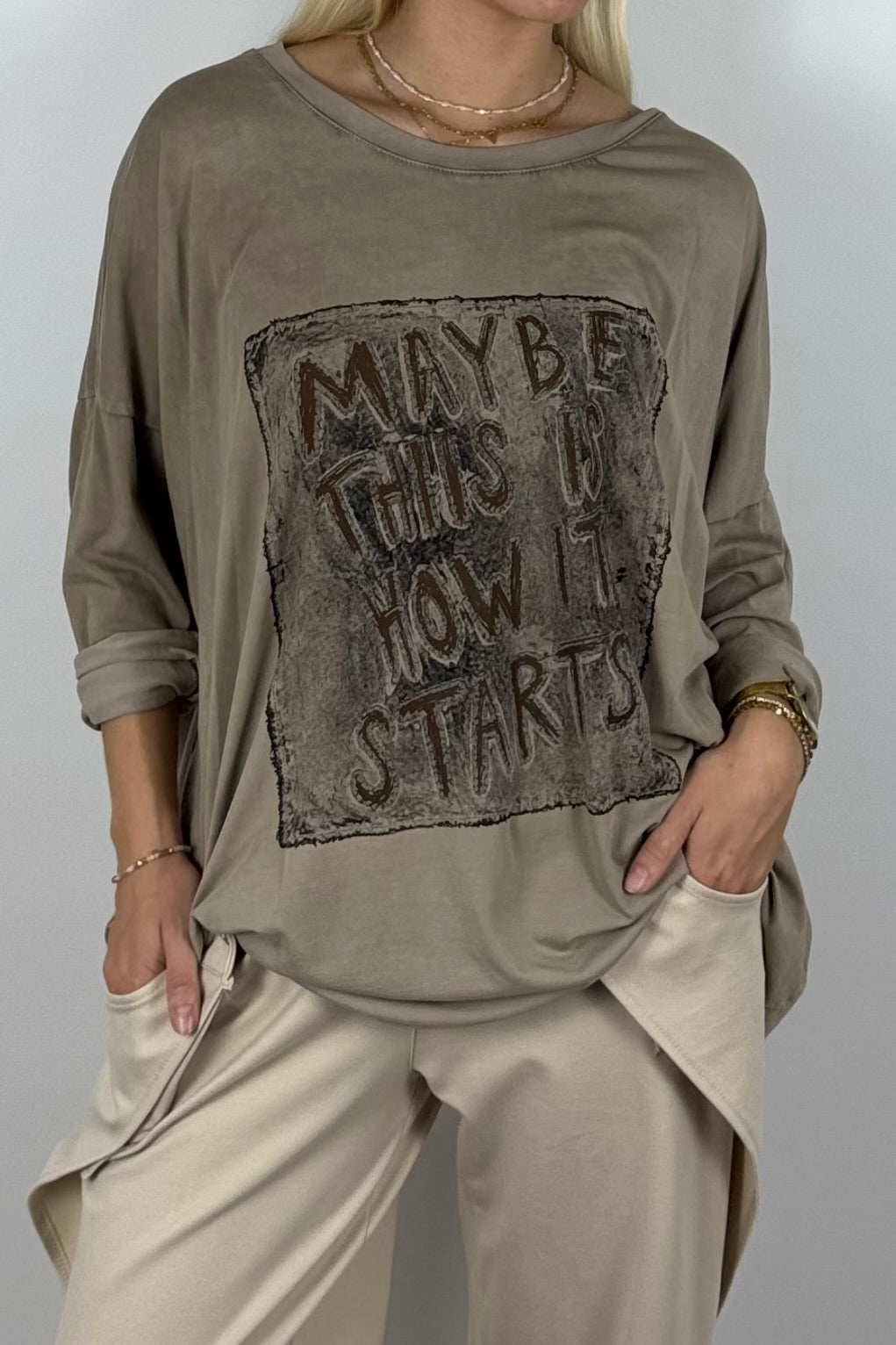 Damen Oversize Shirt „Maybe This Is How It Starts“ – Mud