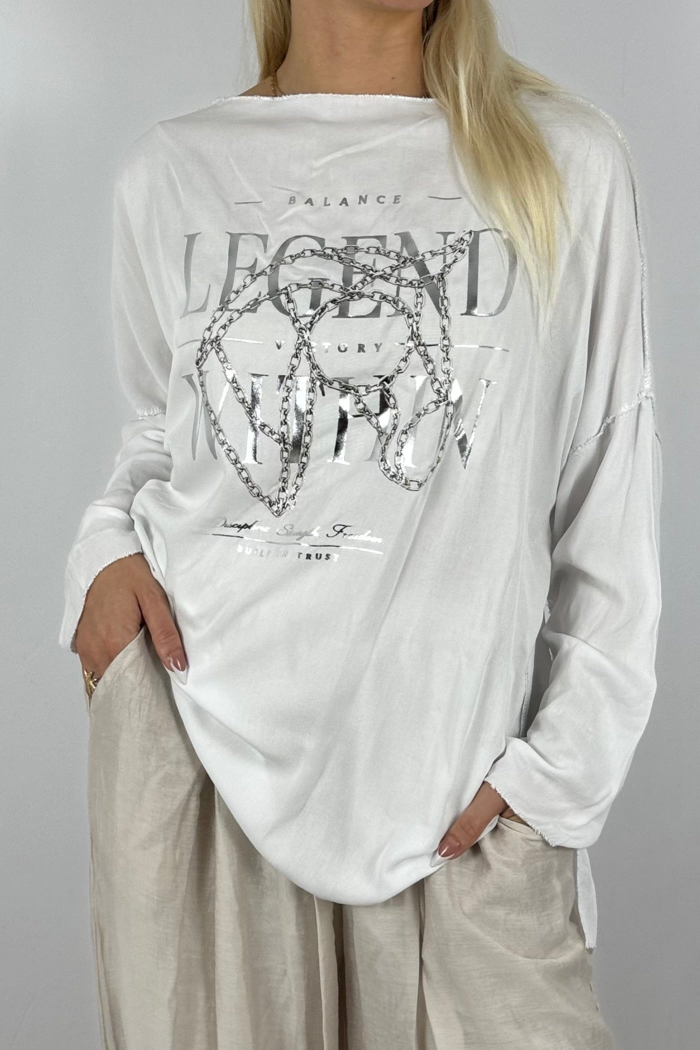 Oversize-Shirt mit Frontprint und Kettendetail-Weiß
