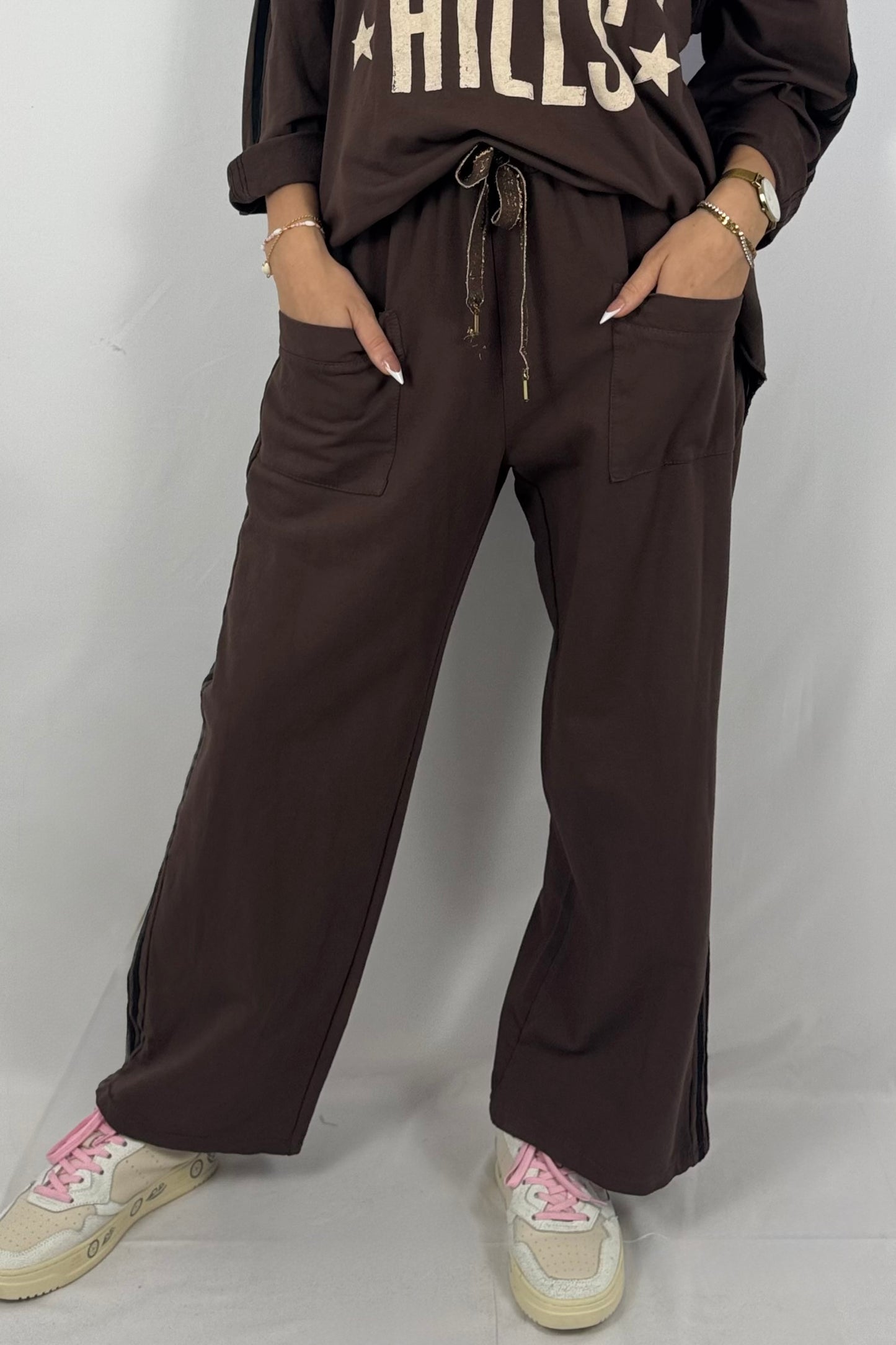 Oversize-Jogpants mit Streifen-Detail und aufgesetzten Taschen-Schoko