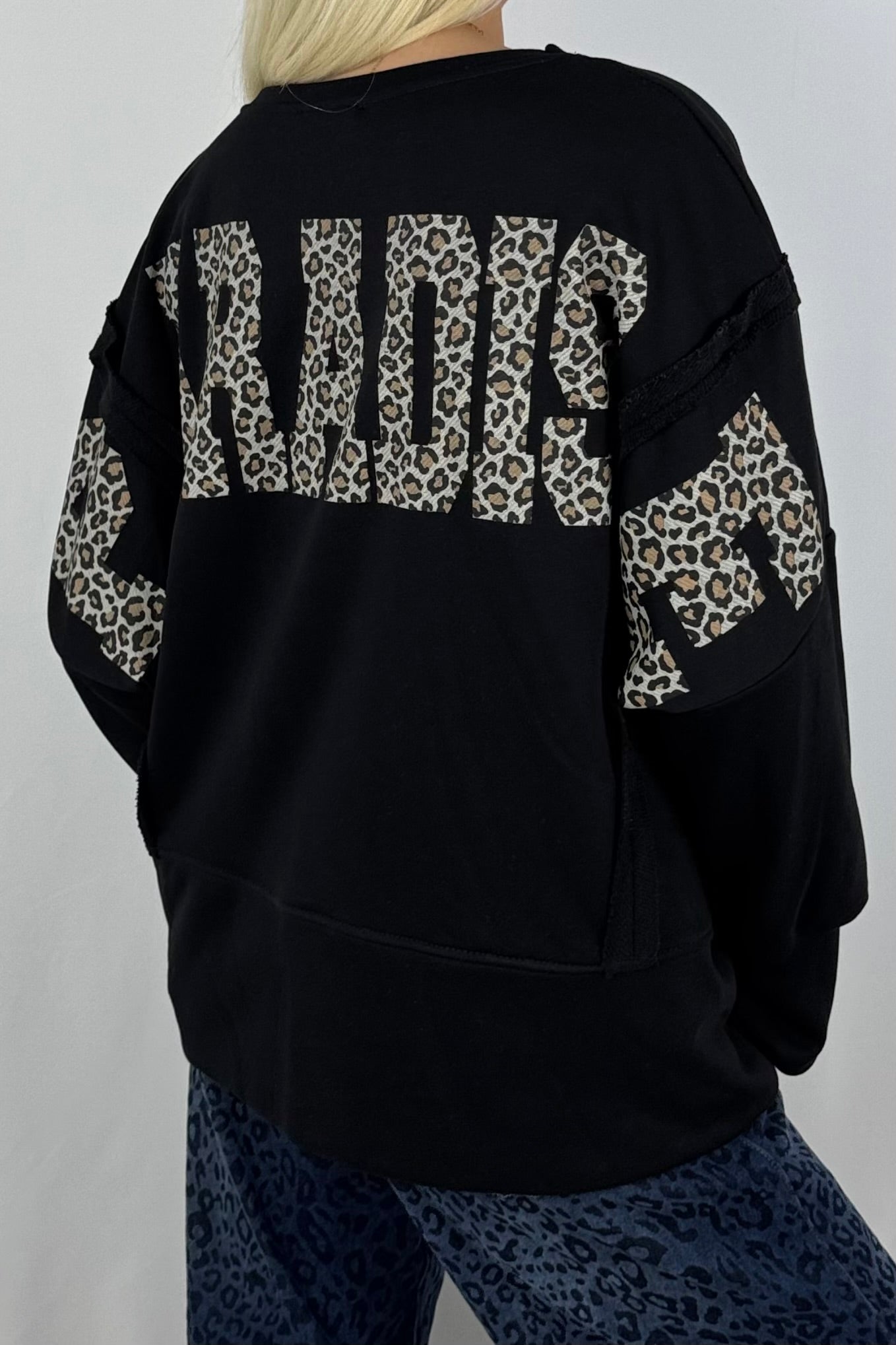 Damen Sweatshirt „PARADISE“ – Leo Print Oversize-Schwarz