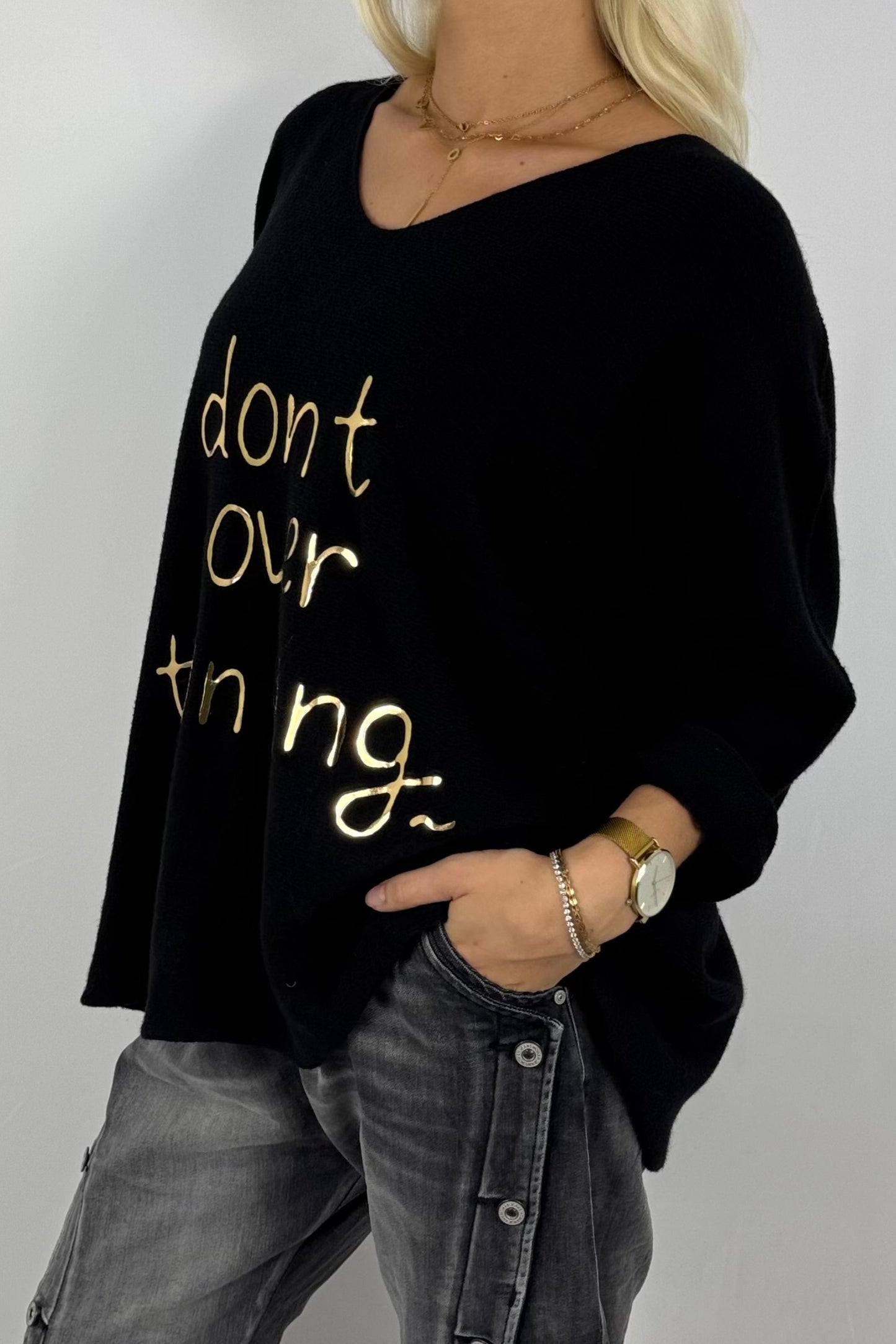 Damen Feinstrick-Pullover „Don’t Over Thinking“ – Schwarz