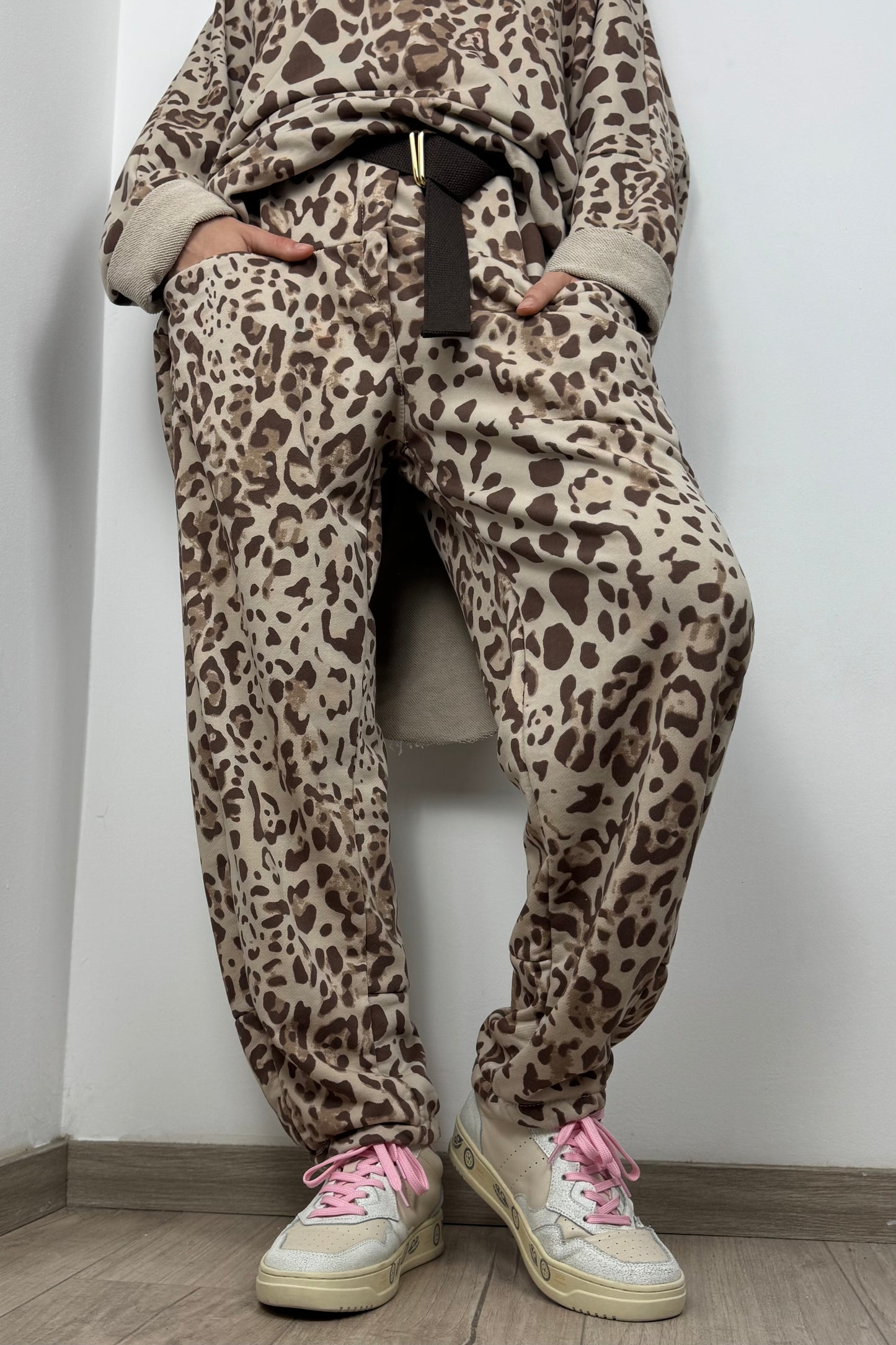 Jogpant mit Animal-Print und Gürtel-Choco