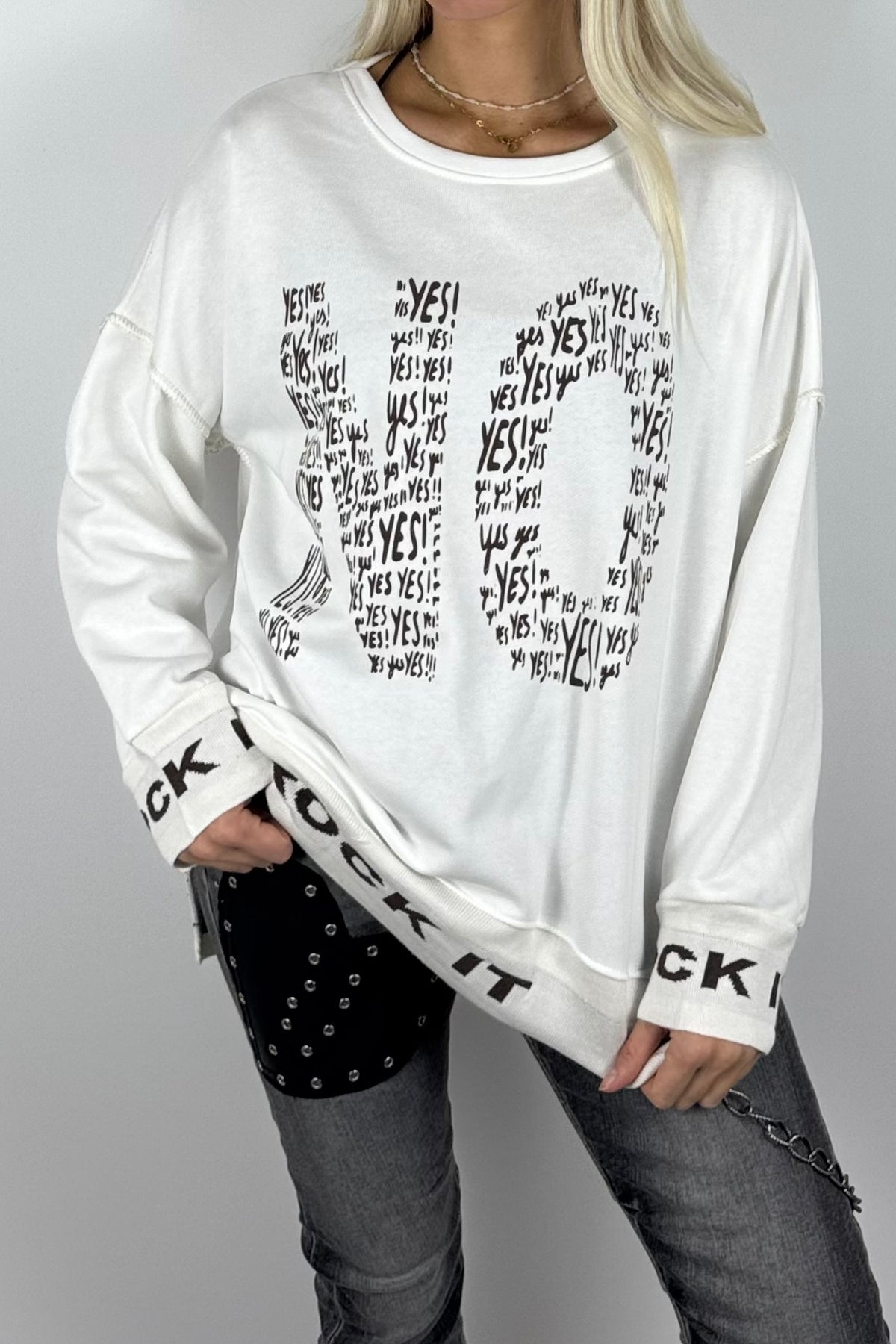 Damen-Sweatshirt mit „NO“-Print und „Rock It“-Bündchen-Weiß