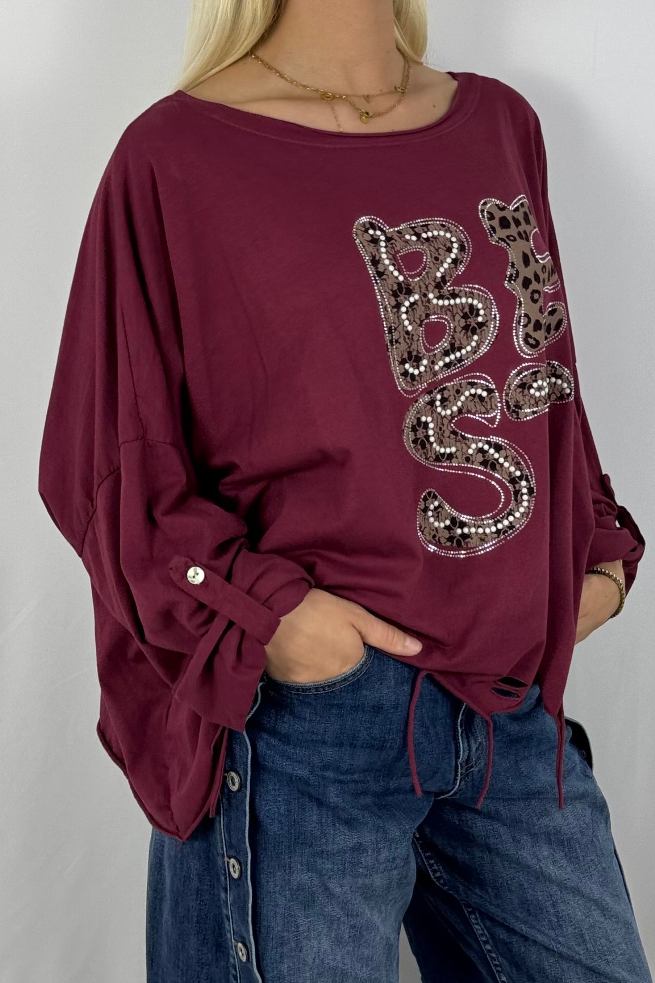 Oversize-Shirt „BEST“ mit Leo-Print und Strass-Details-Bordeaux