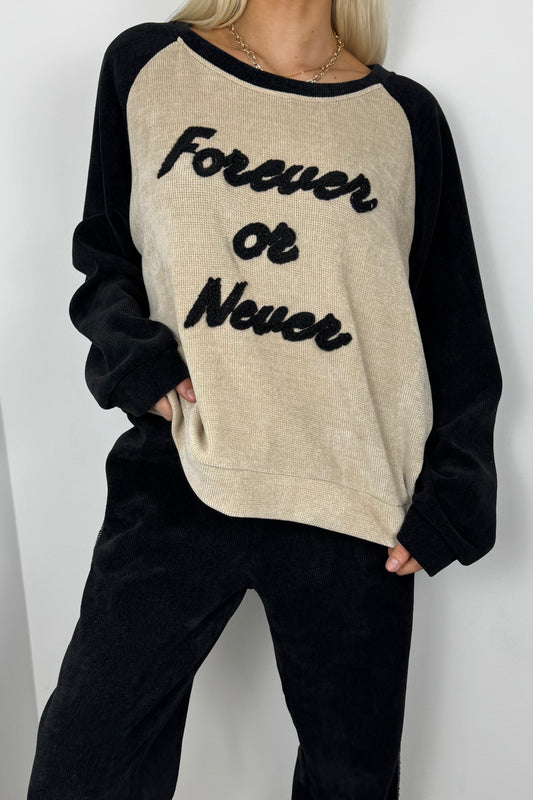 Damen Shirt mit Schriftzug und bequemem Schnitt-Schwarz