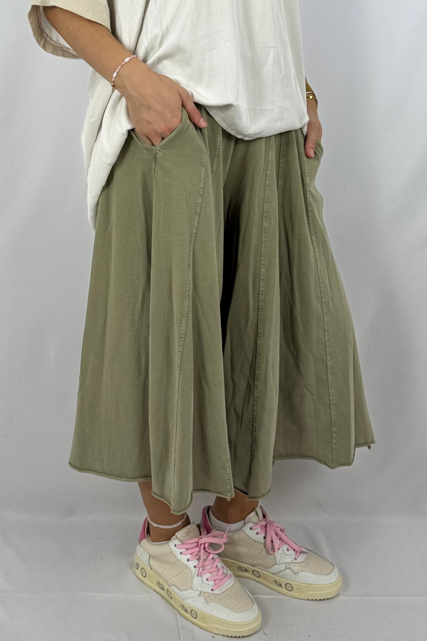 Lässige Oversize-Hose mit elastischem Bund-Khaki