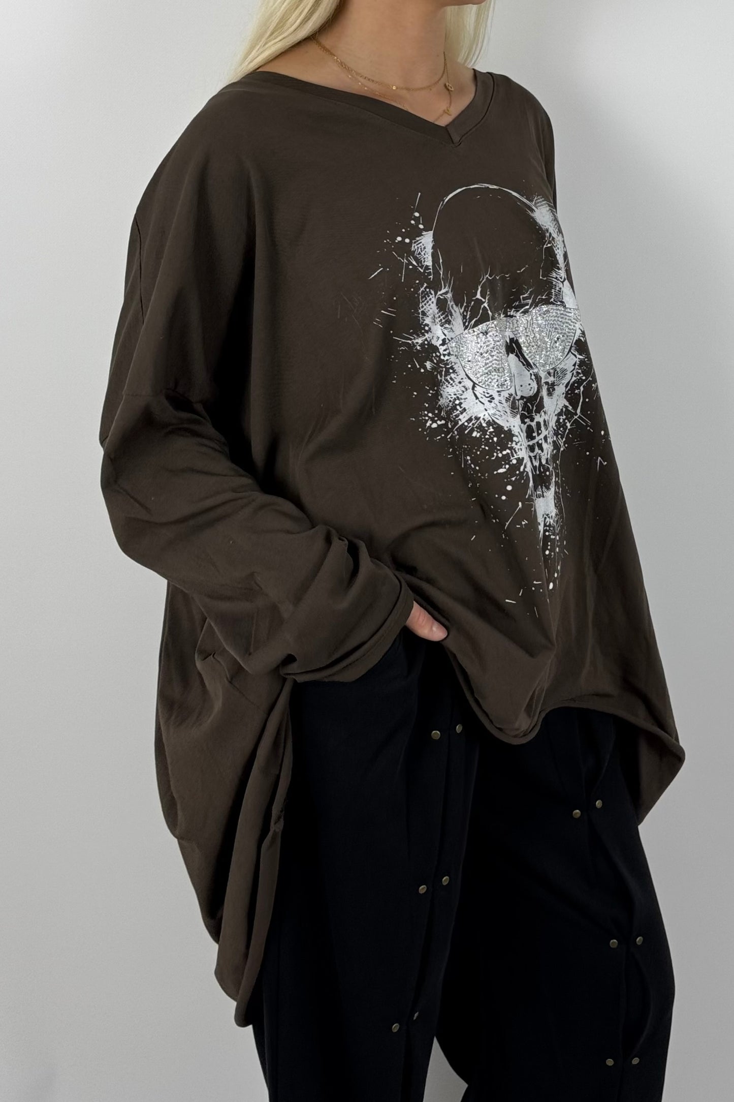 Oversize Damen Shirt mit Totenkopf-Print-Schoko