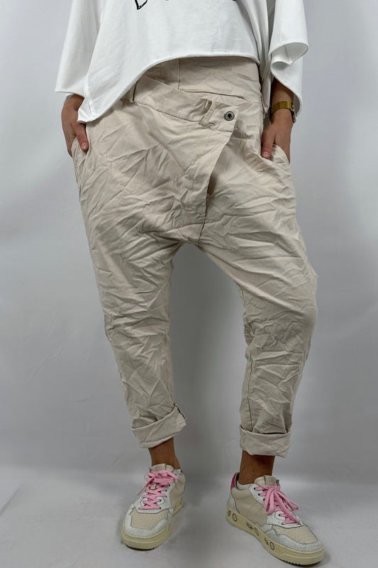 Damen Hose im Baggy Style mit Knopf Detail-Beige