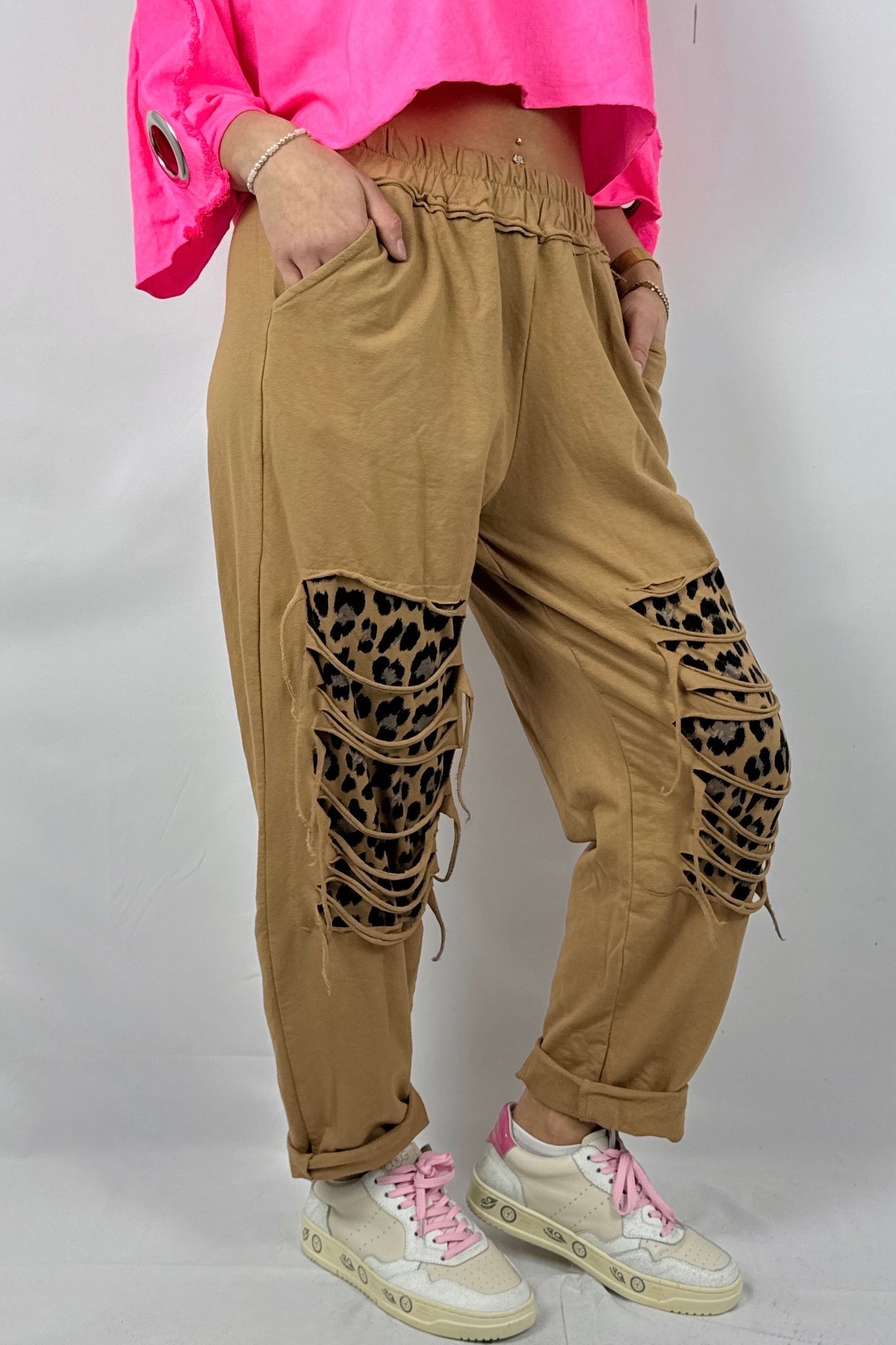 Lässige Hose mit Cut-Out Design – Moderner Streetstyle-Kamel
