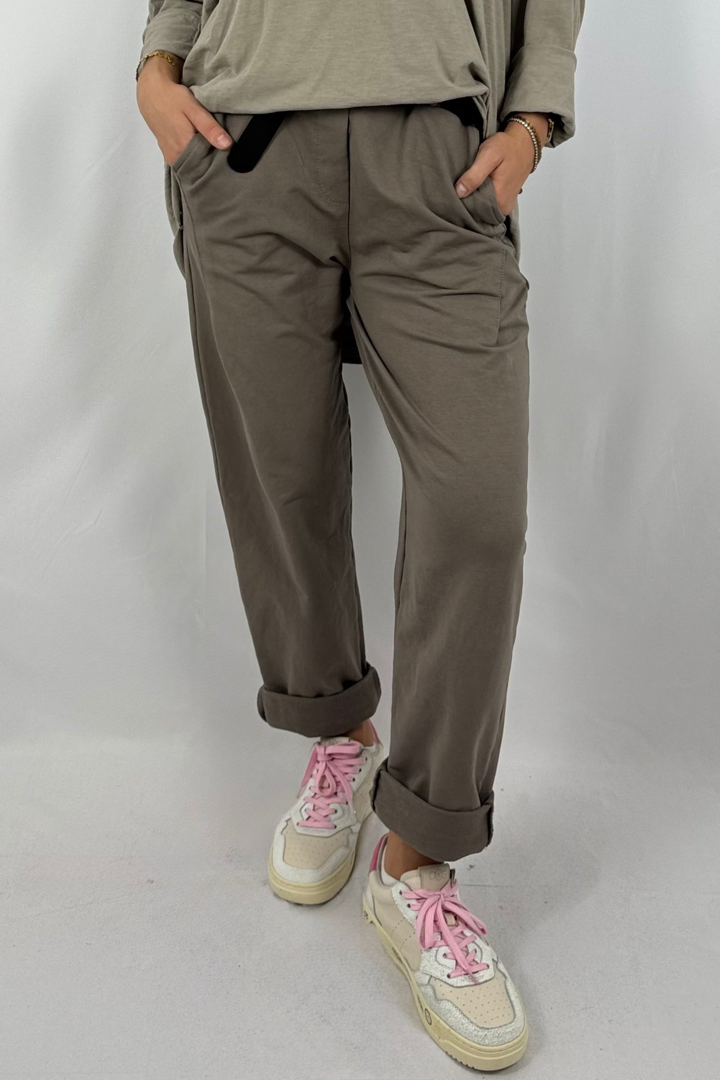 Damen Jogpants mit Leo-Tuch – Oversize-Mud